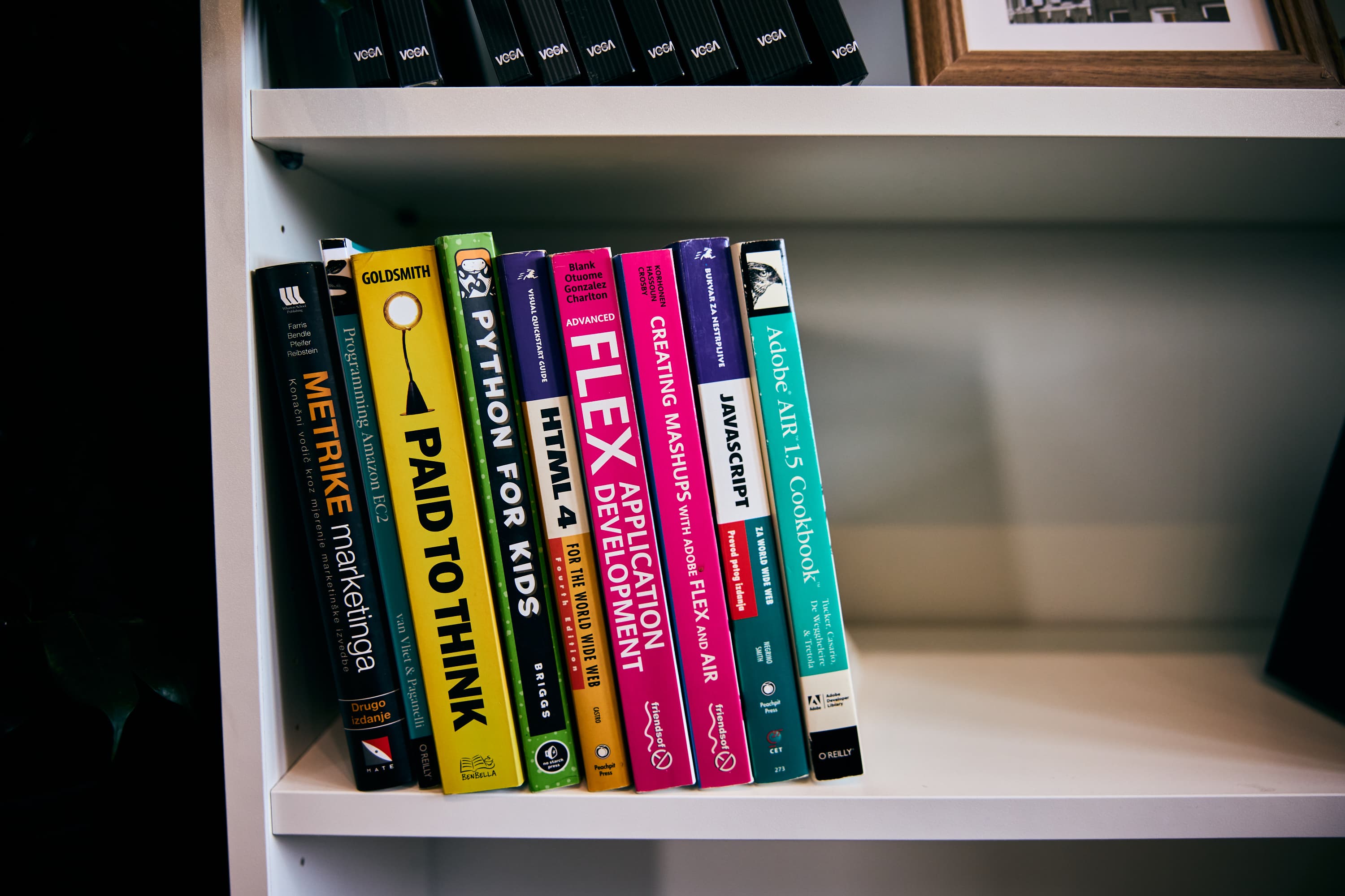 A quiet corner full of inspiration. Our small library is open to all members — take a break, browse, or find your next big id