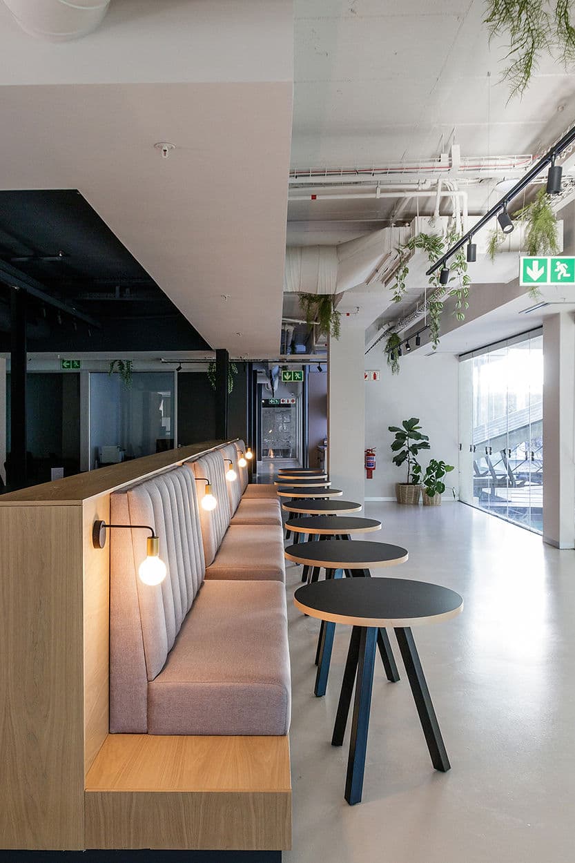 hot desks hot desks