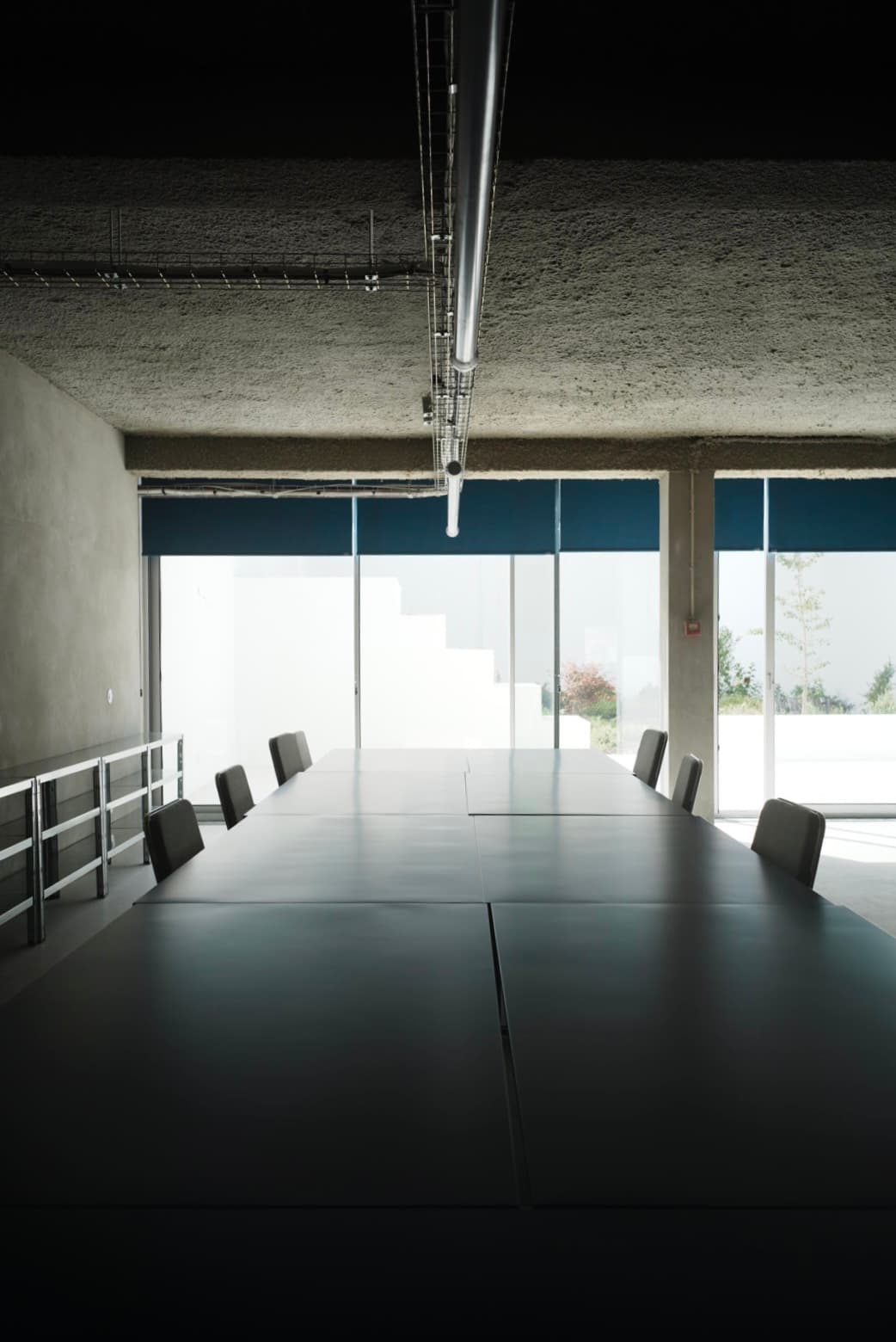 Desk spaces available with overview to the garden. Desk spaces available with overview to the garden.