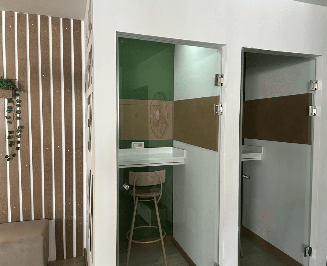 Quiet, comfy booths with soft lighting—ideal for calls, focus time, or private meetings without distractions.