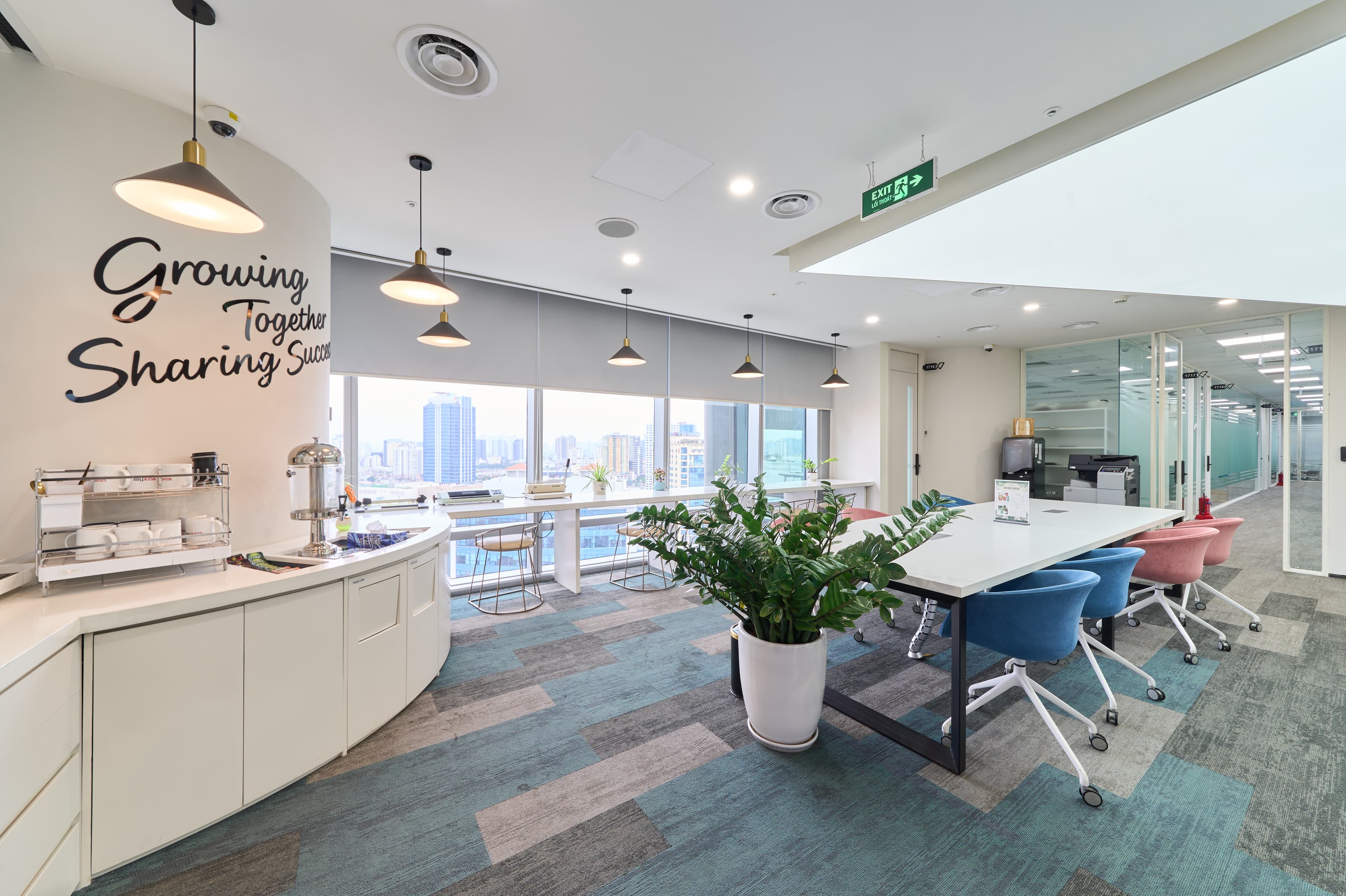 Hot desk area