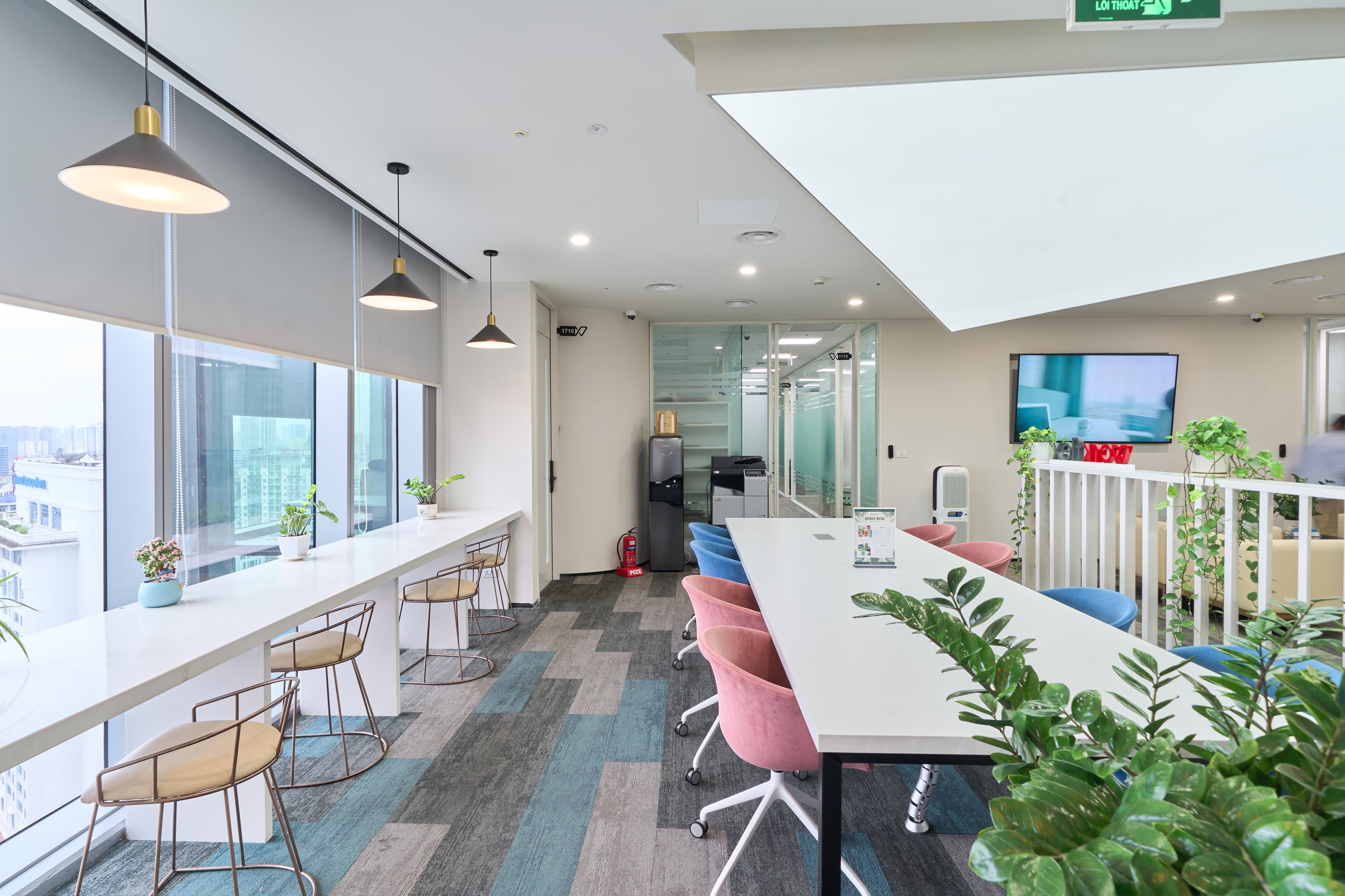 Hot desk area