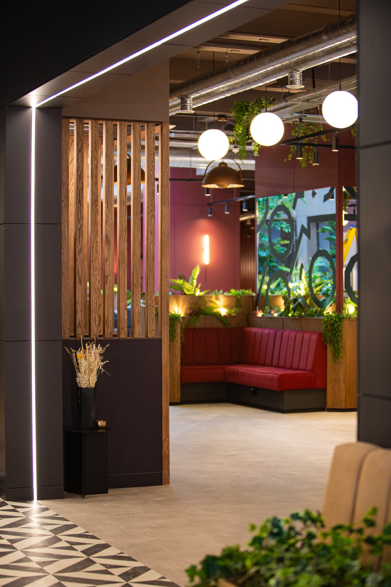 Colounge and Breakout Space 