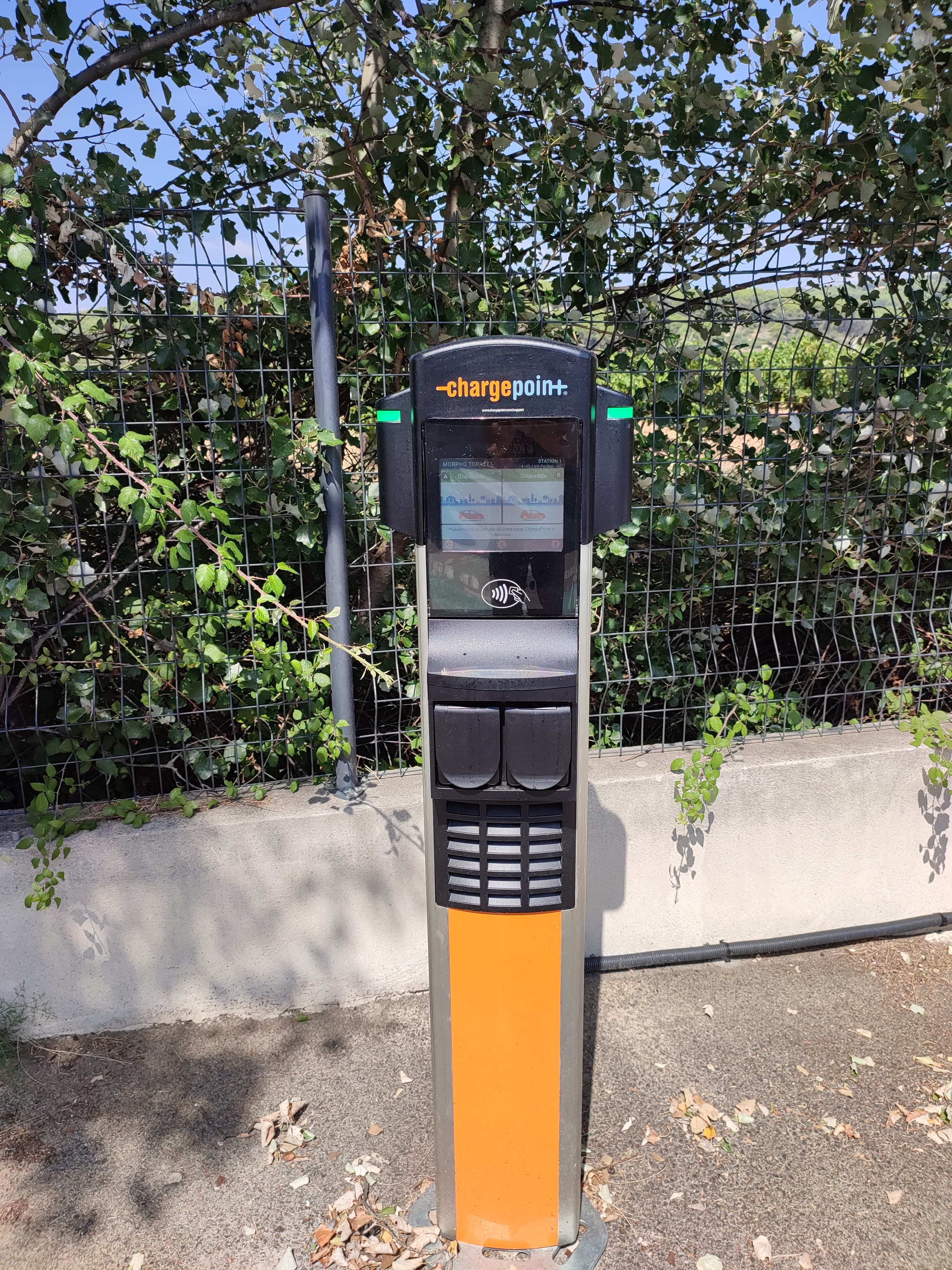 Bornes de recharges sur le parking