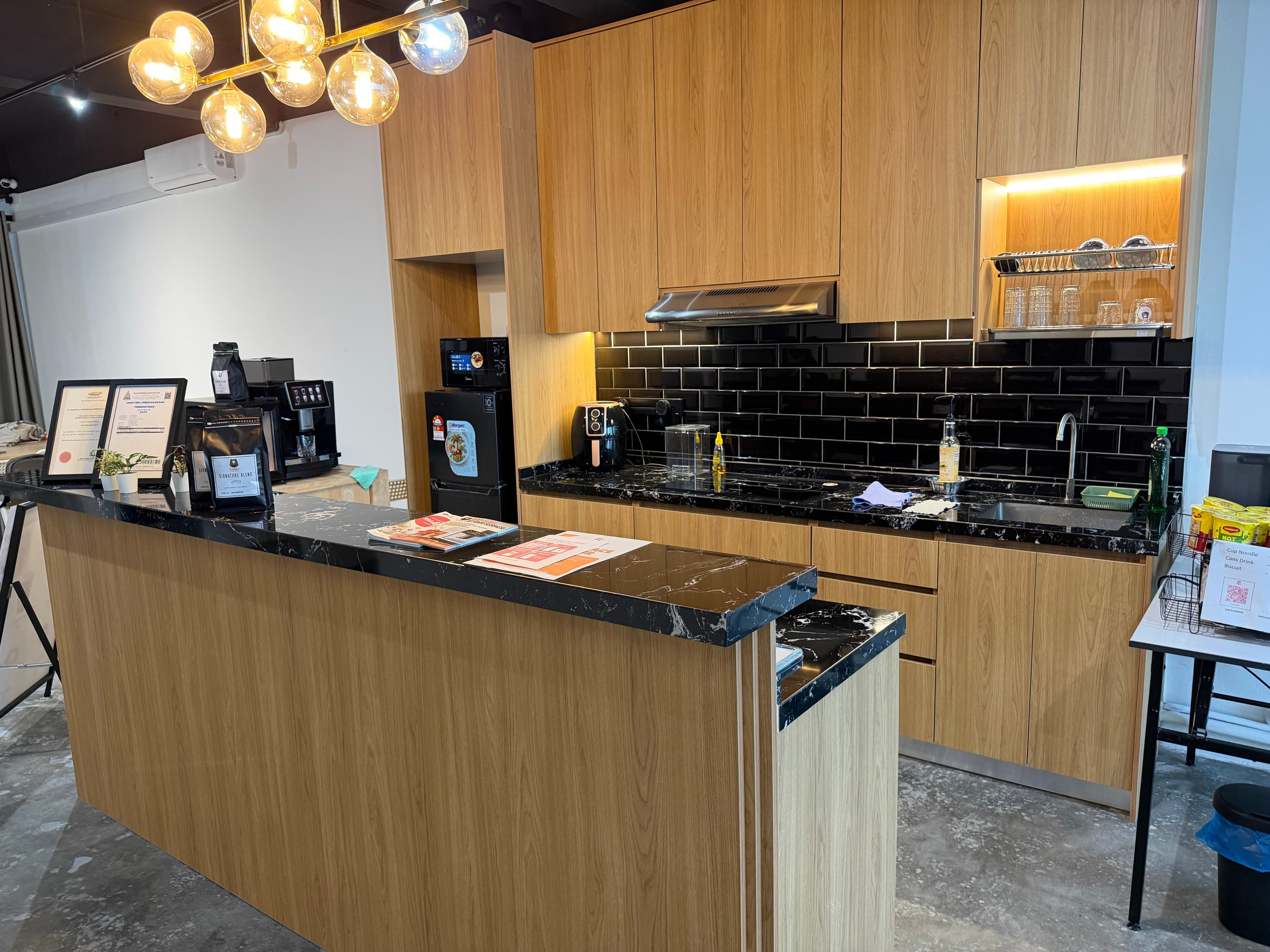 Receptionist & Coffee area