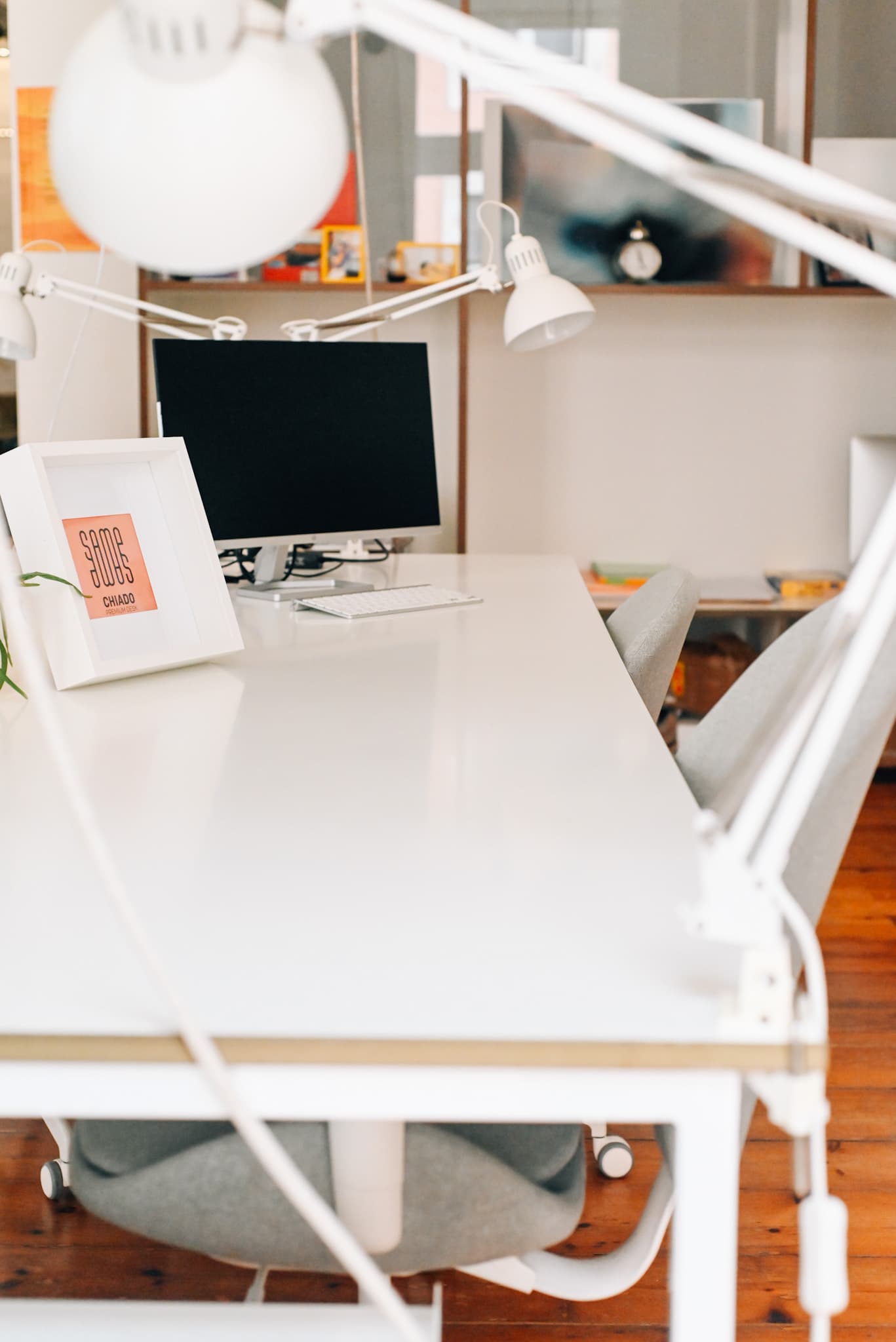 Premium Desk (with monitor)