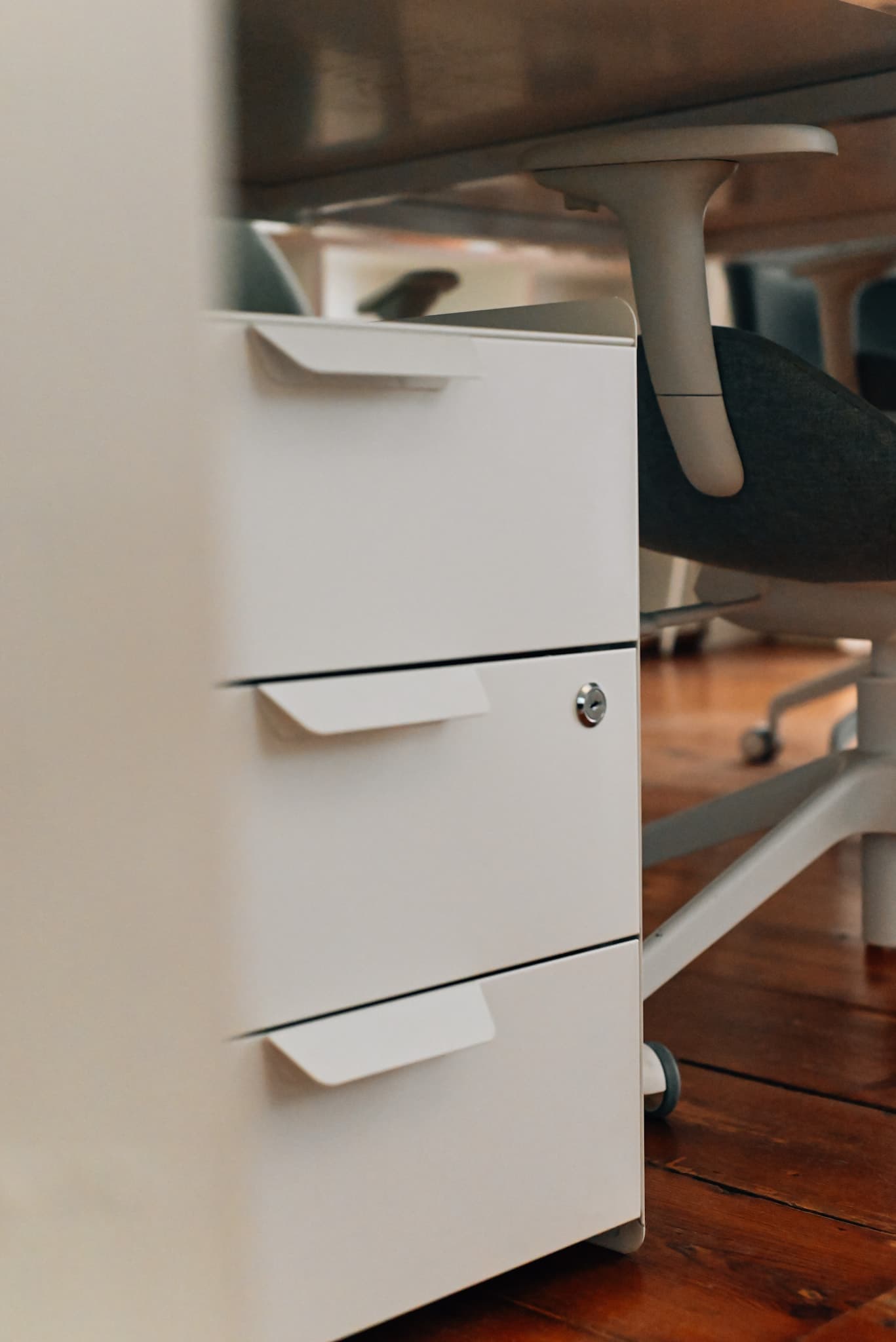 Storage (standard and premium desk)