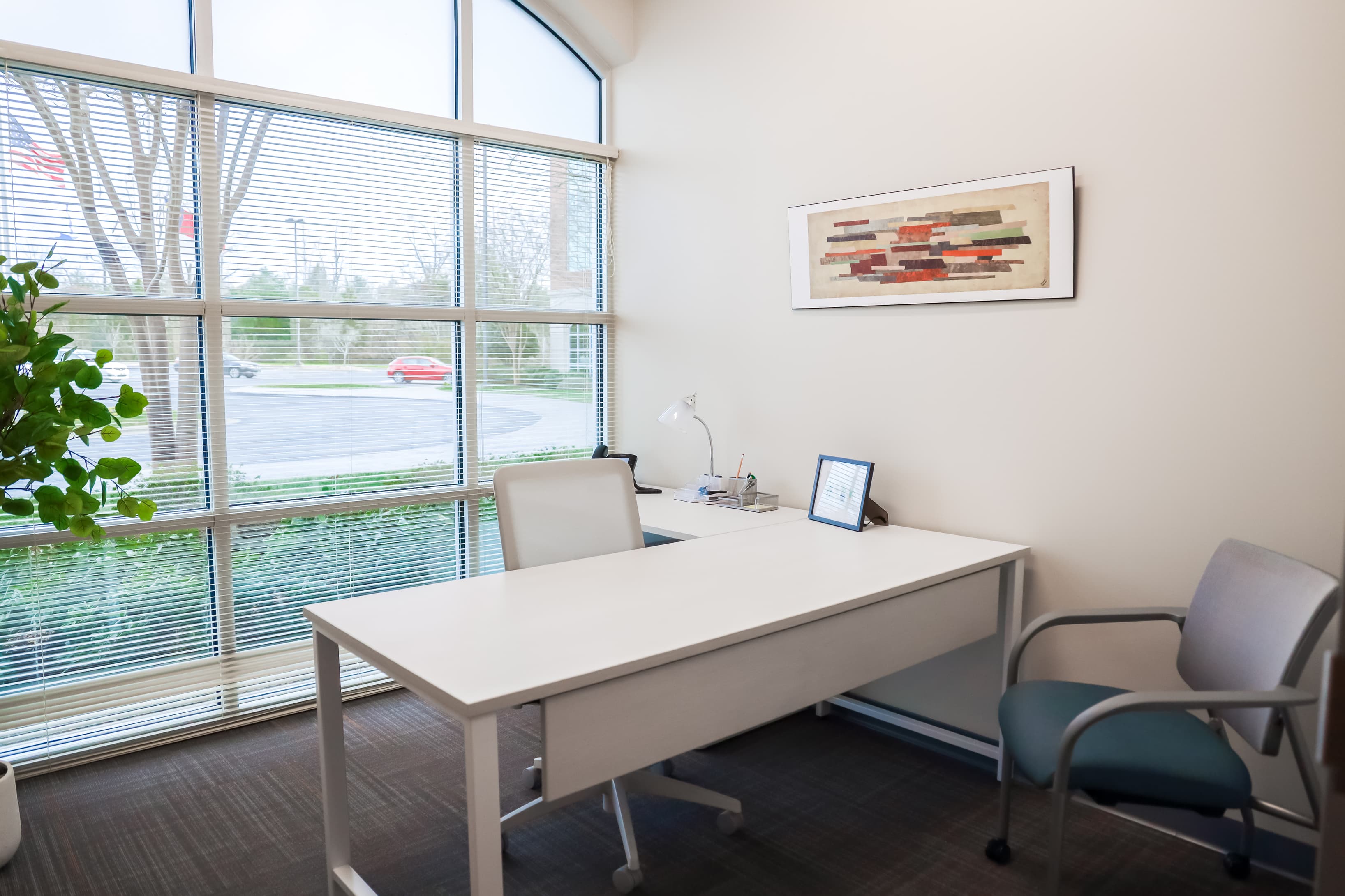 Medium Window Office