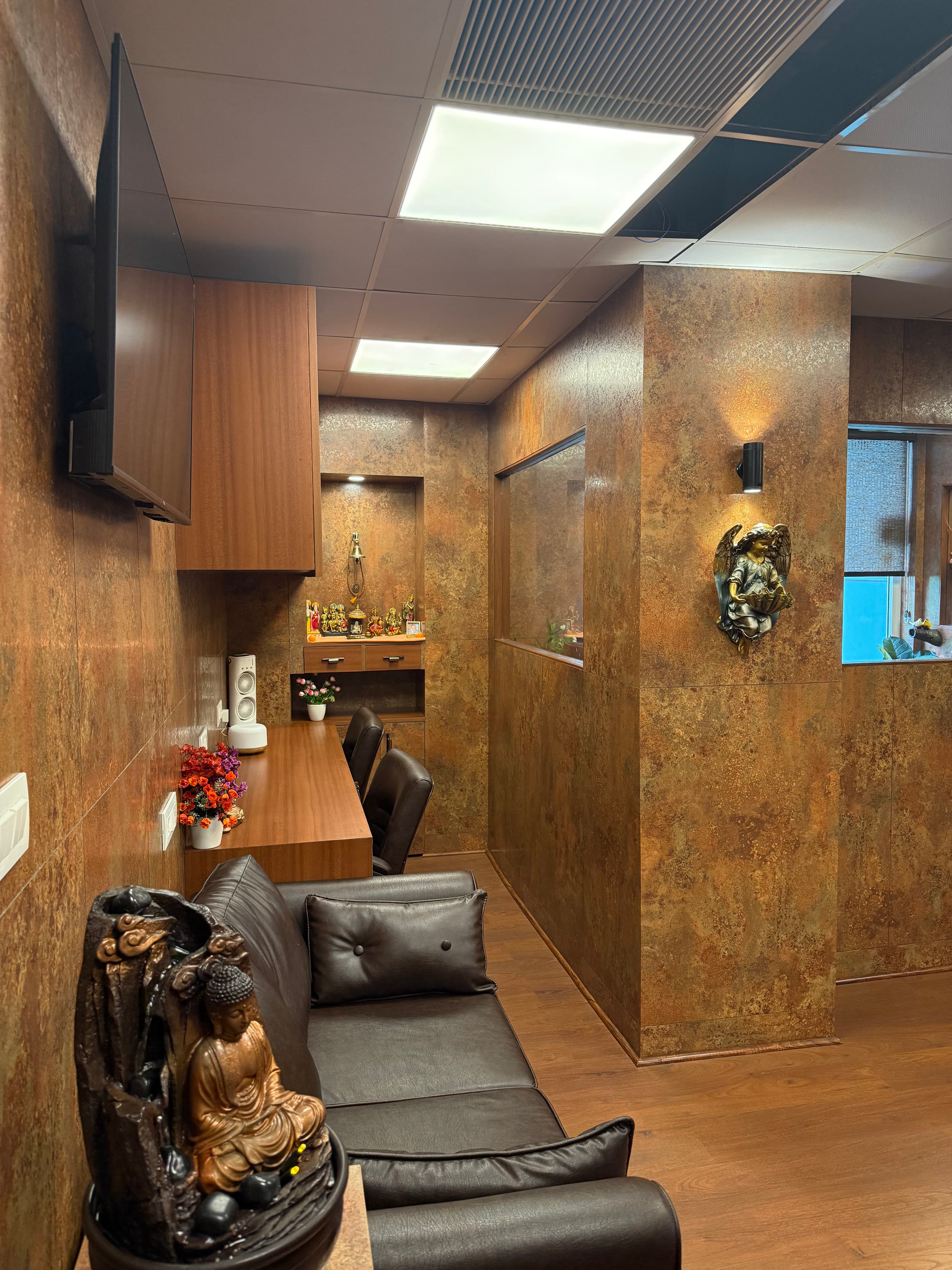 Extra employee place Extra employee place