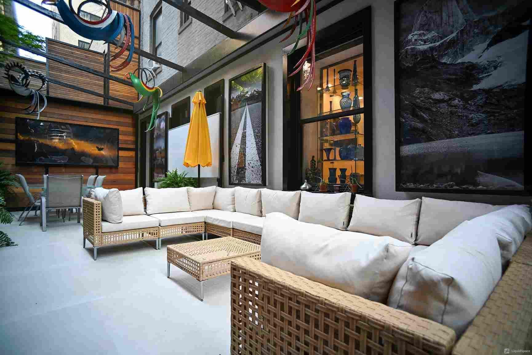 1HomeOffice Long Courtyard