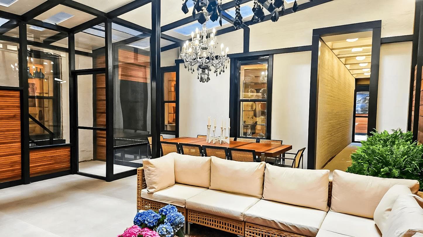1HomeOffice Outer Courtyard