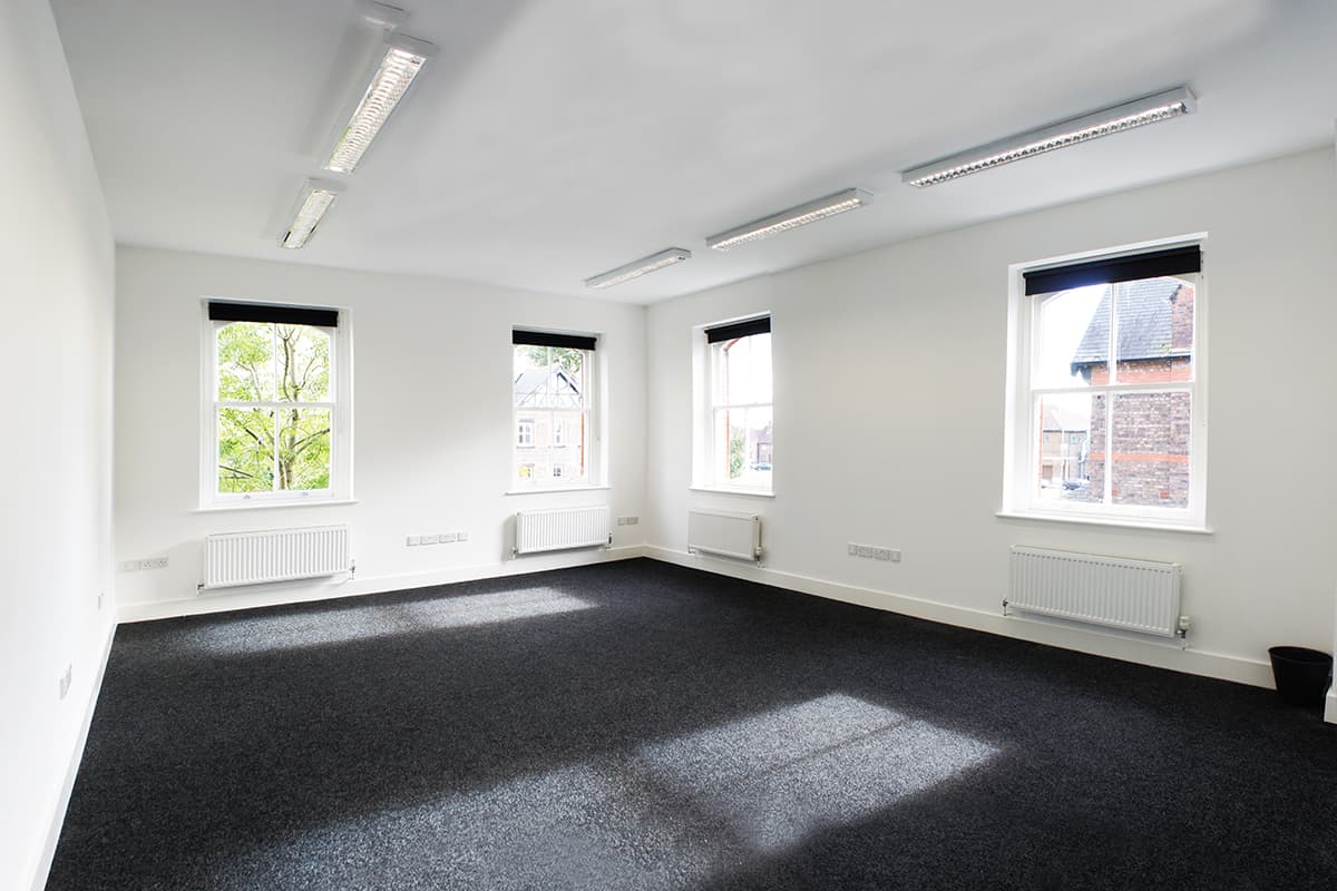 Unfurnished large office Unfurnished large office
