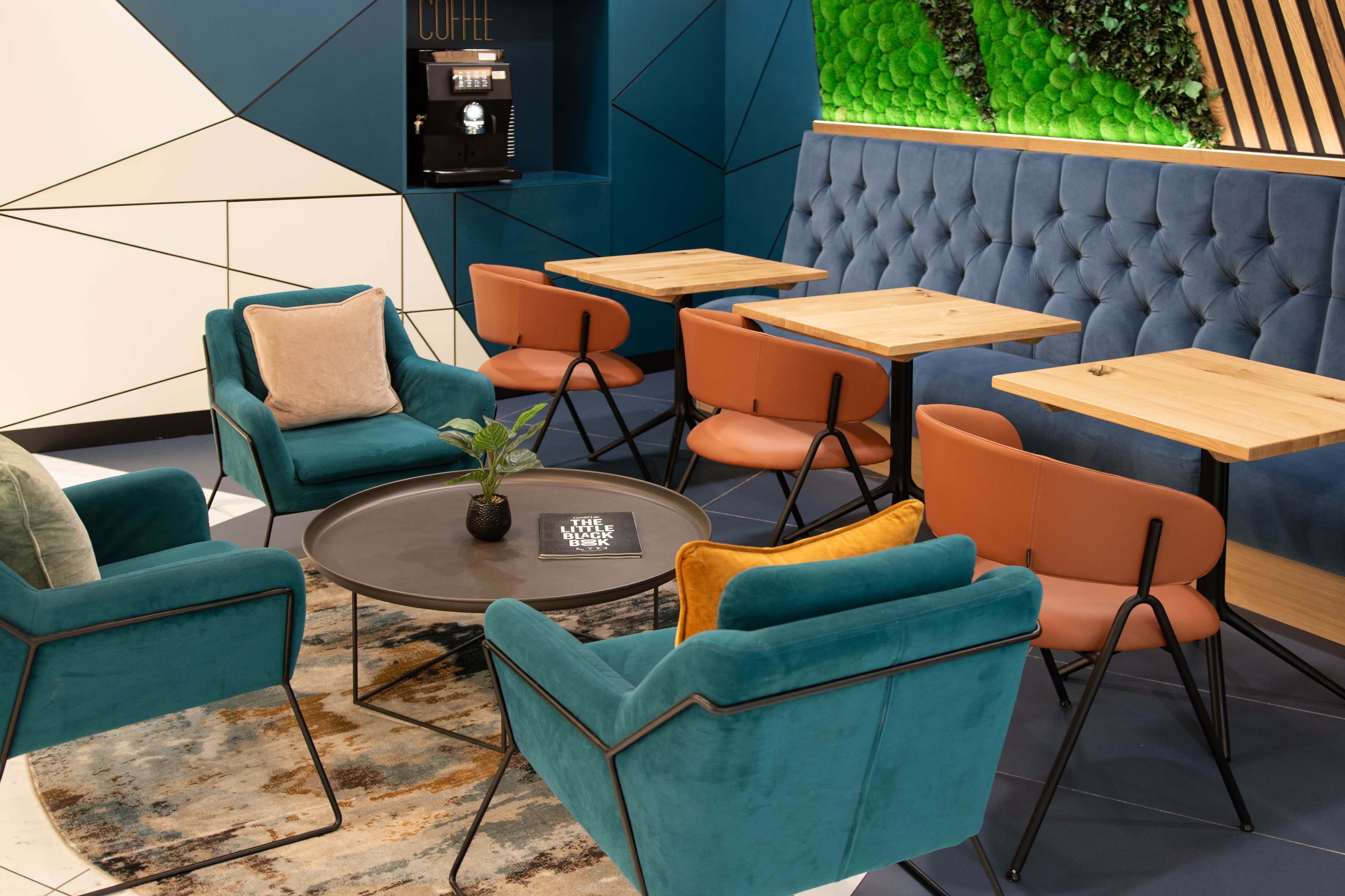 Lounge/ breakout area Lounge/ breakout area