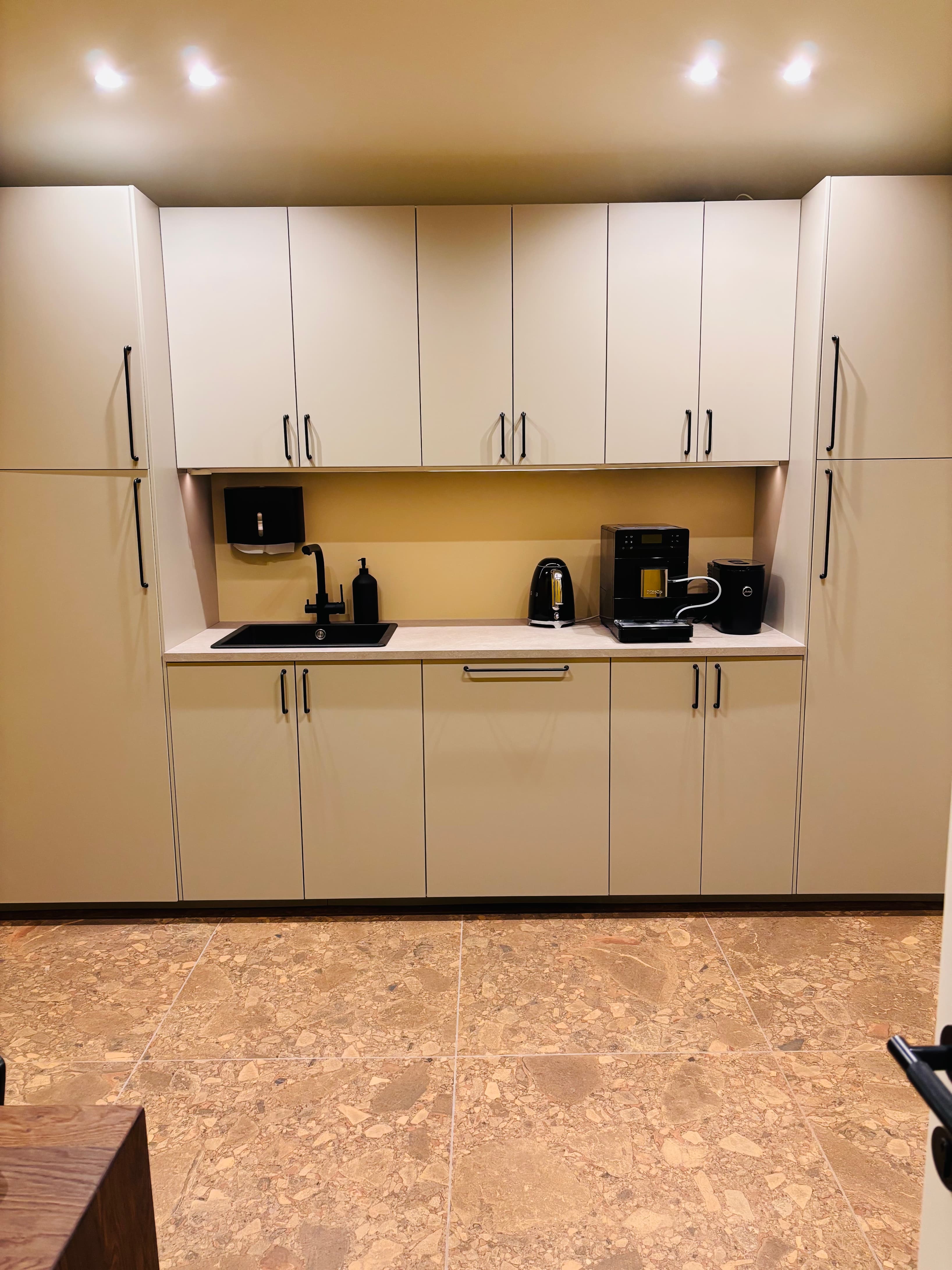 COWORKING KITCHEN