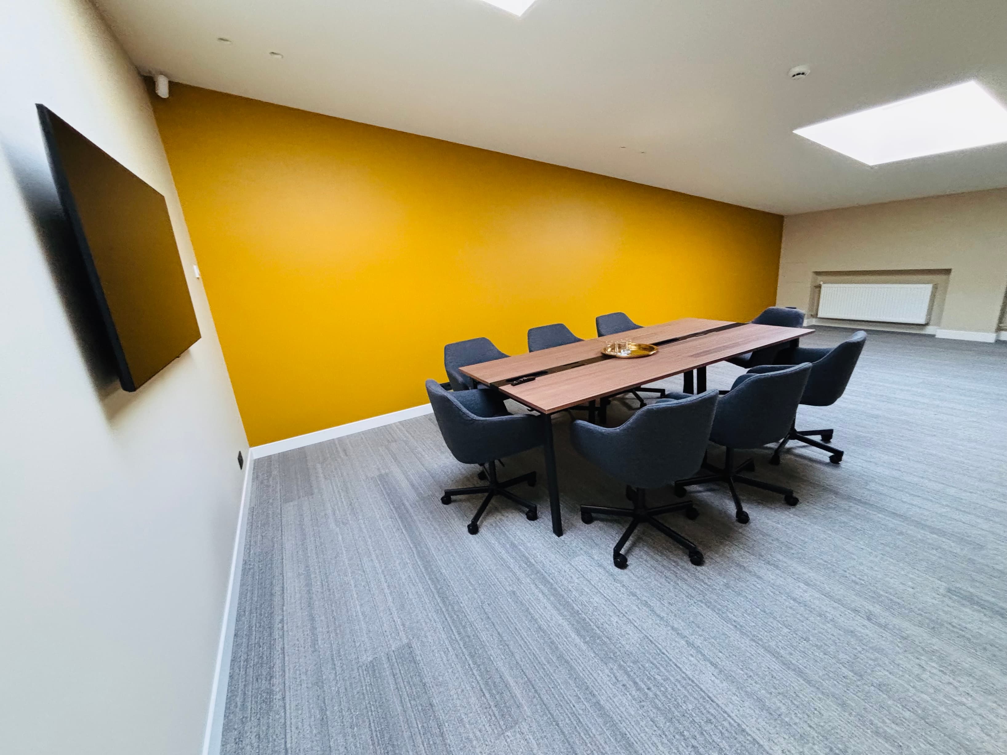 COWORKING MEETING ROOM
