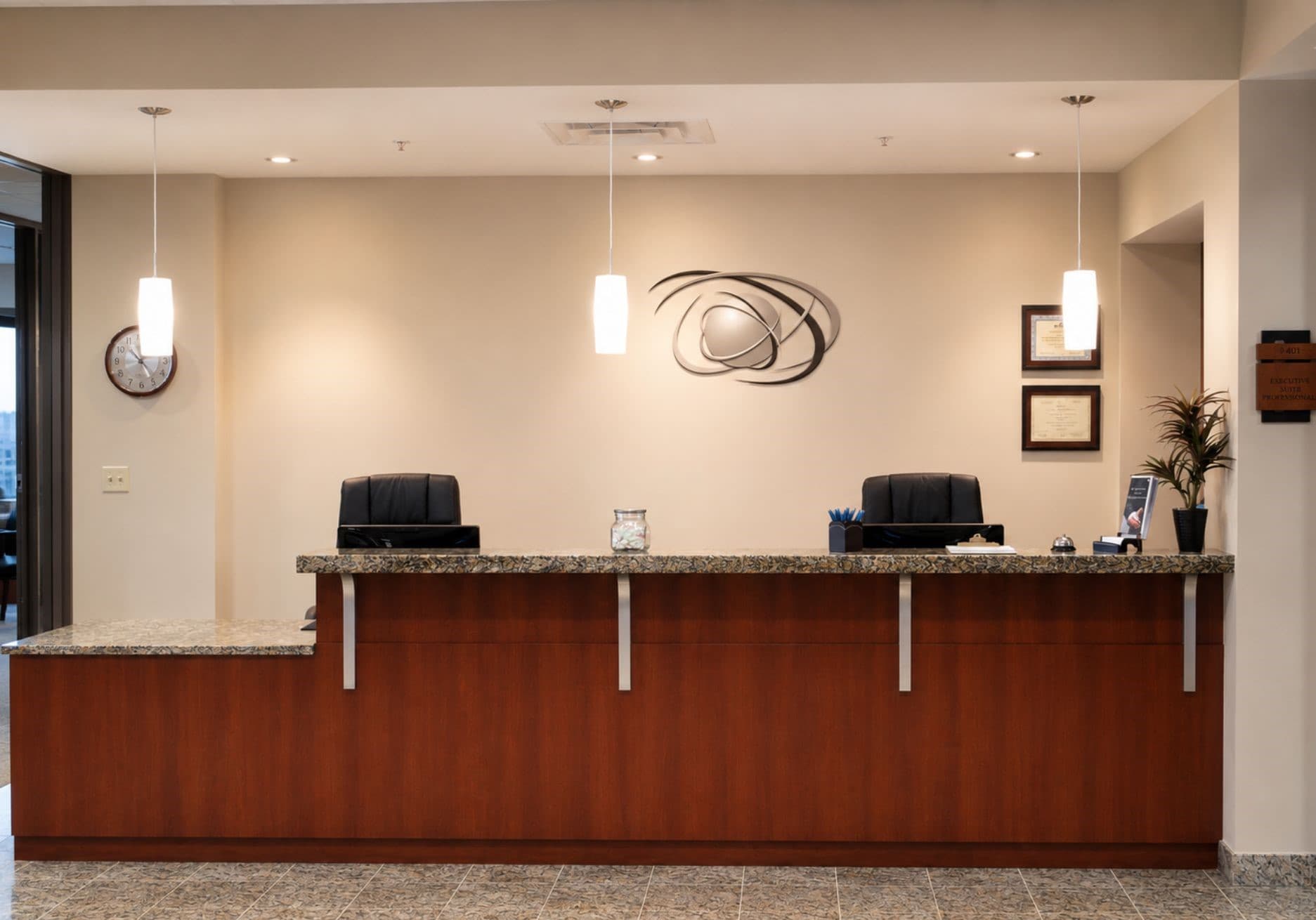 Lobby - Front Desk