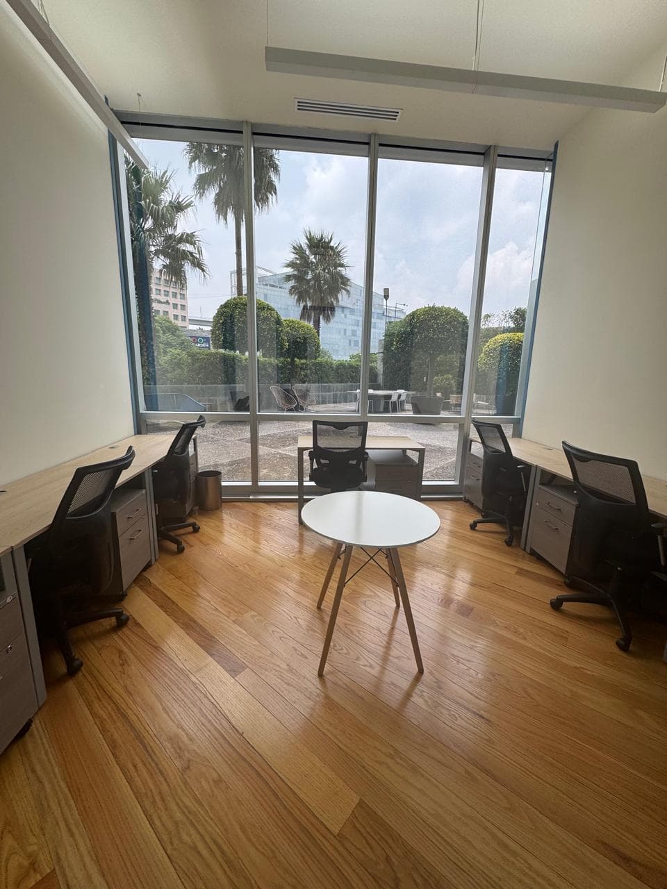Medium Private Office Medium Private Office
