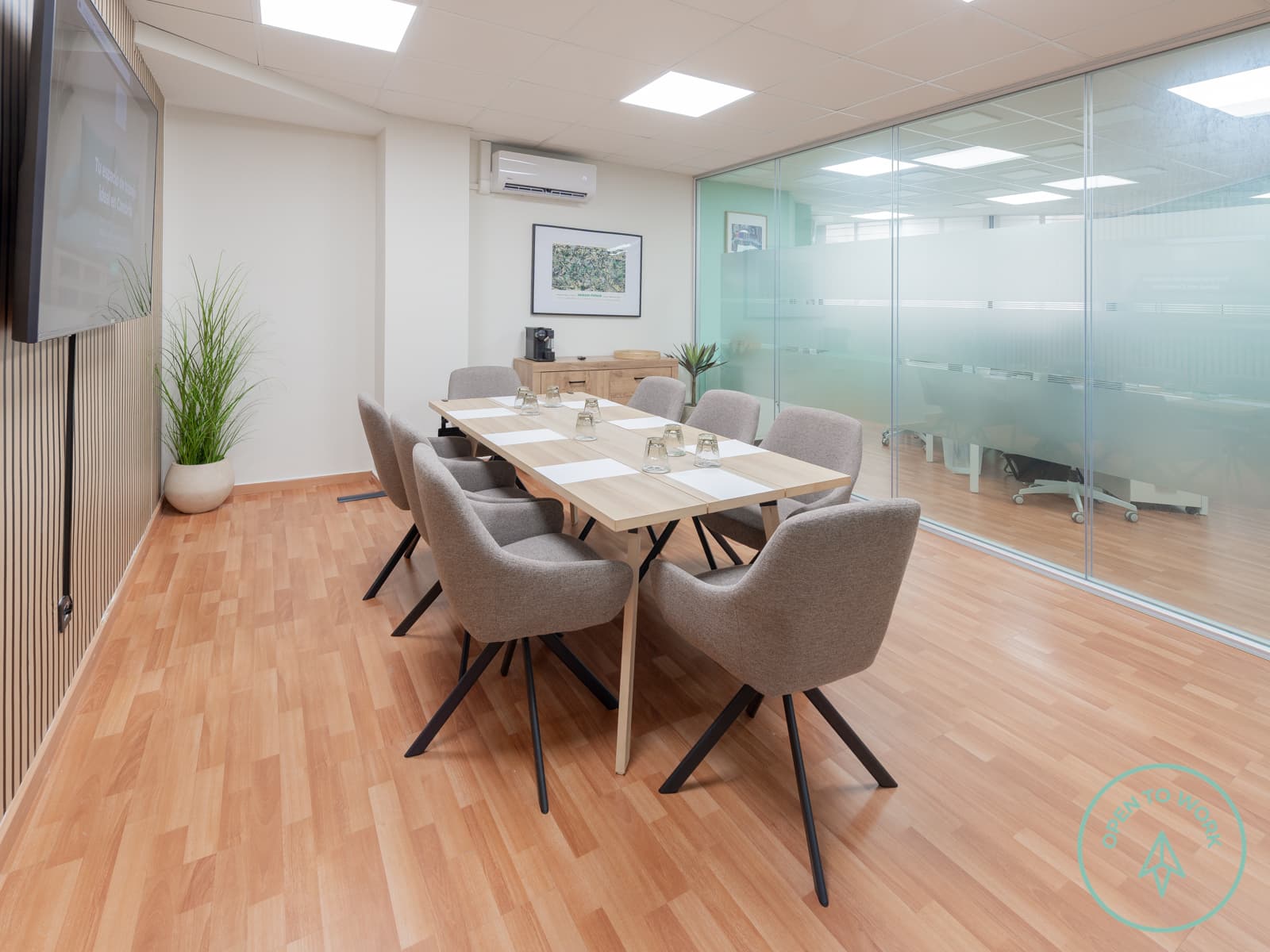 Open to Meeting: Meeting room by hours-day Open to Meeting: Meeting room by hours-day