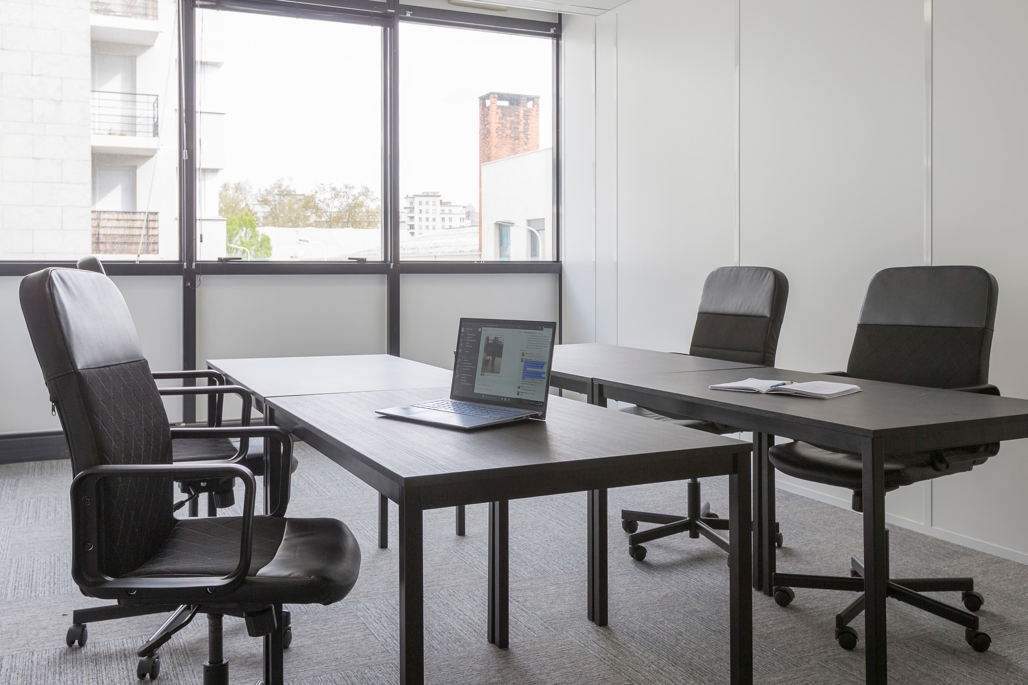 Bureau Bureau