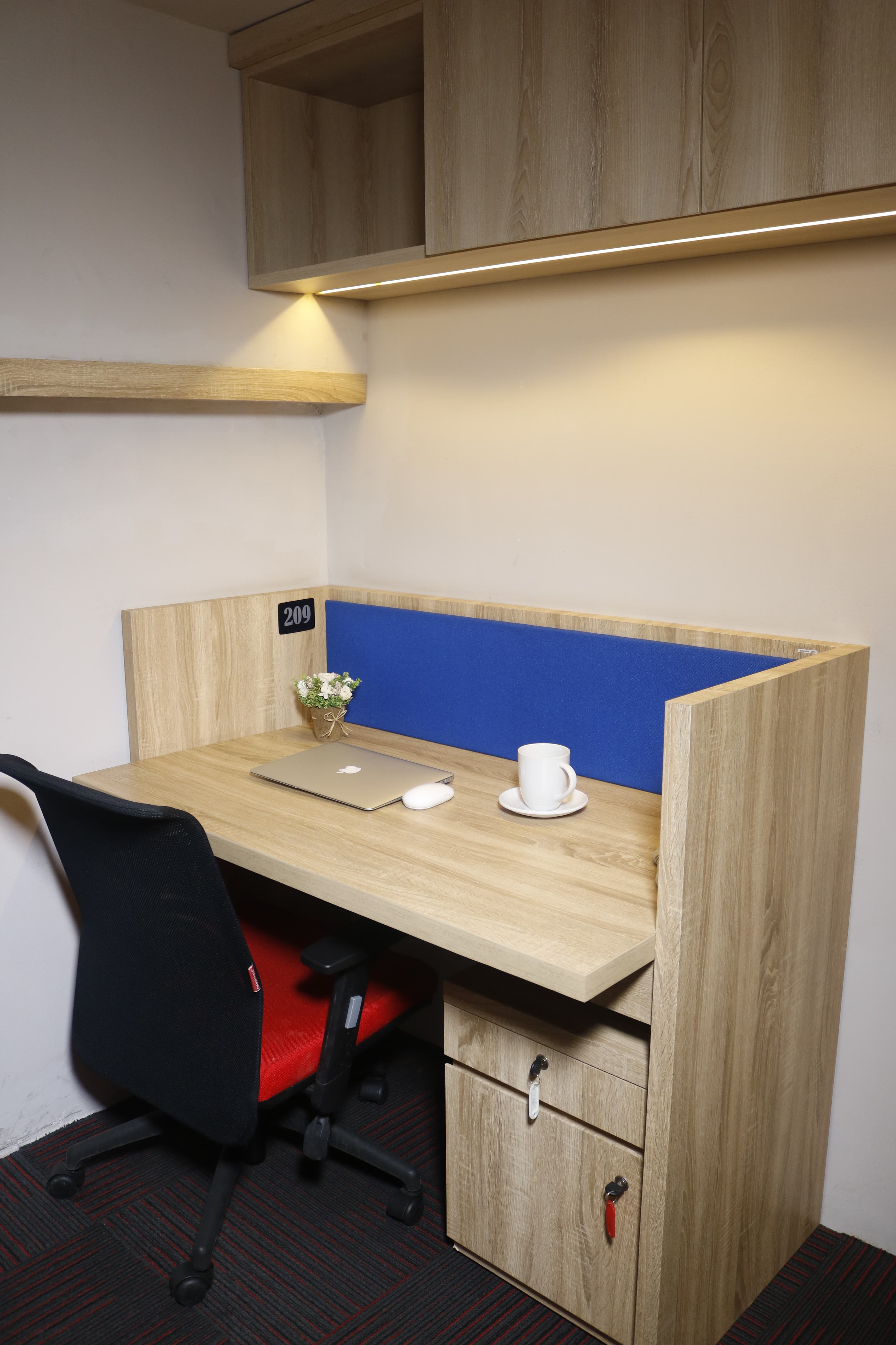 Private office with 1 desk @IDR 3,250,000