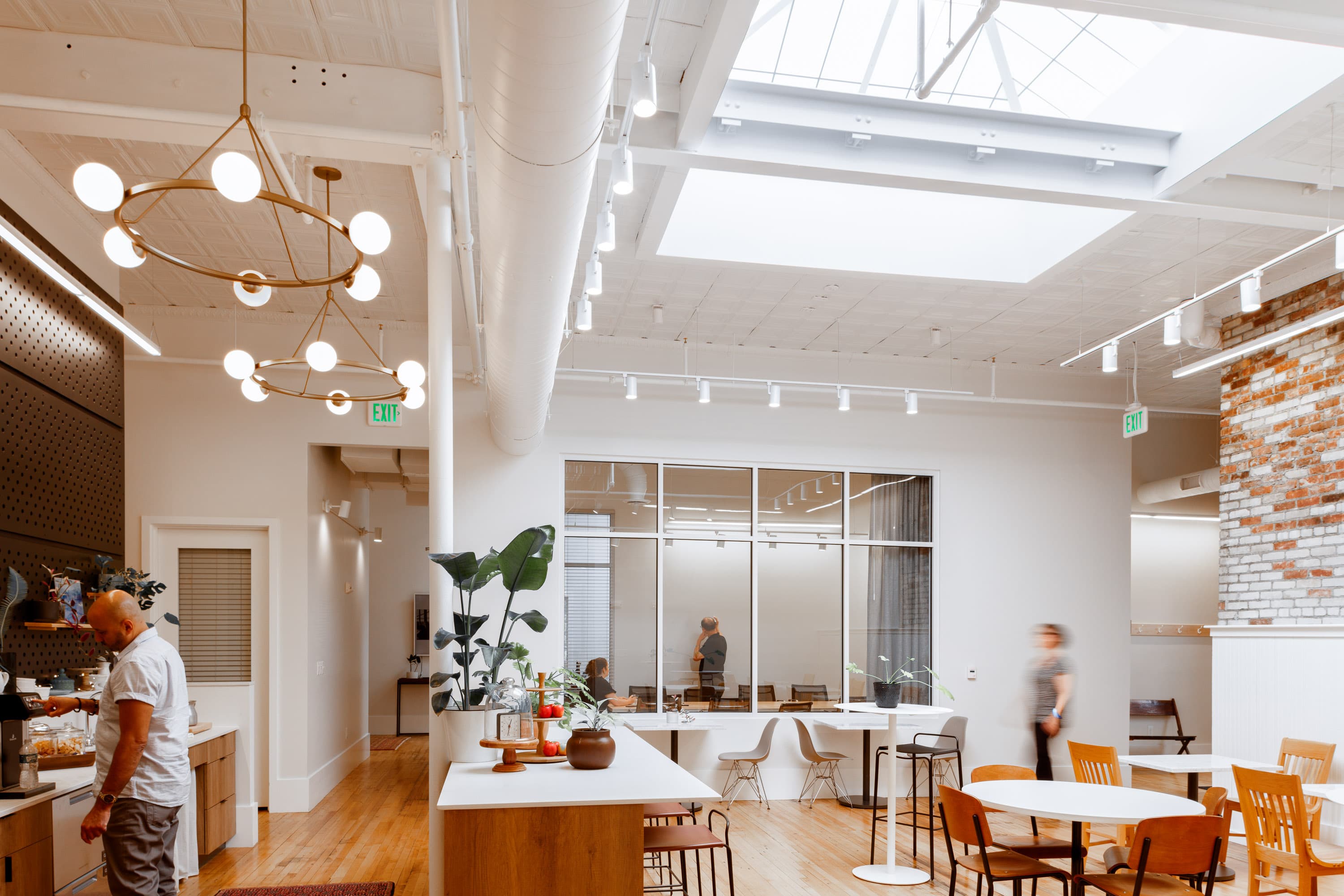 Café space with shared kitchen