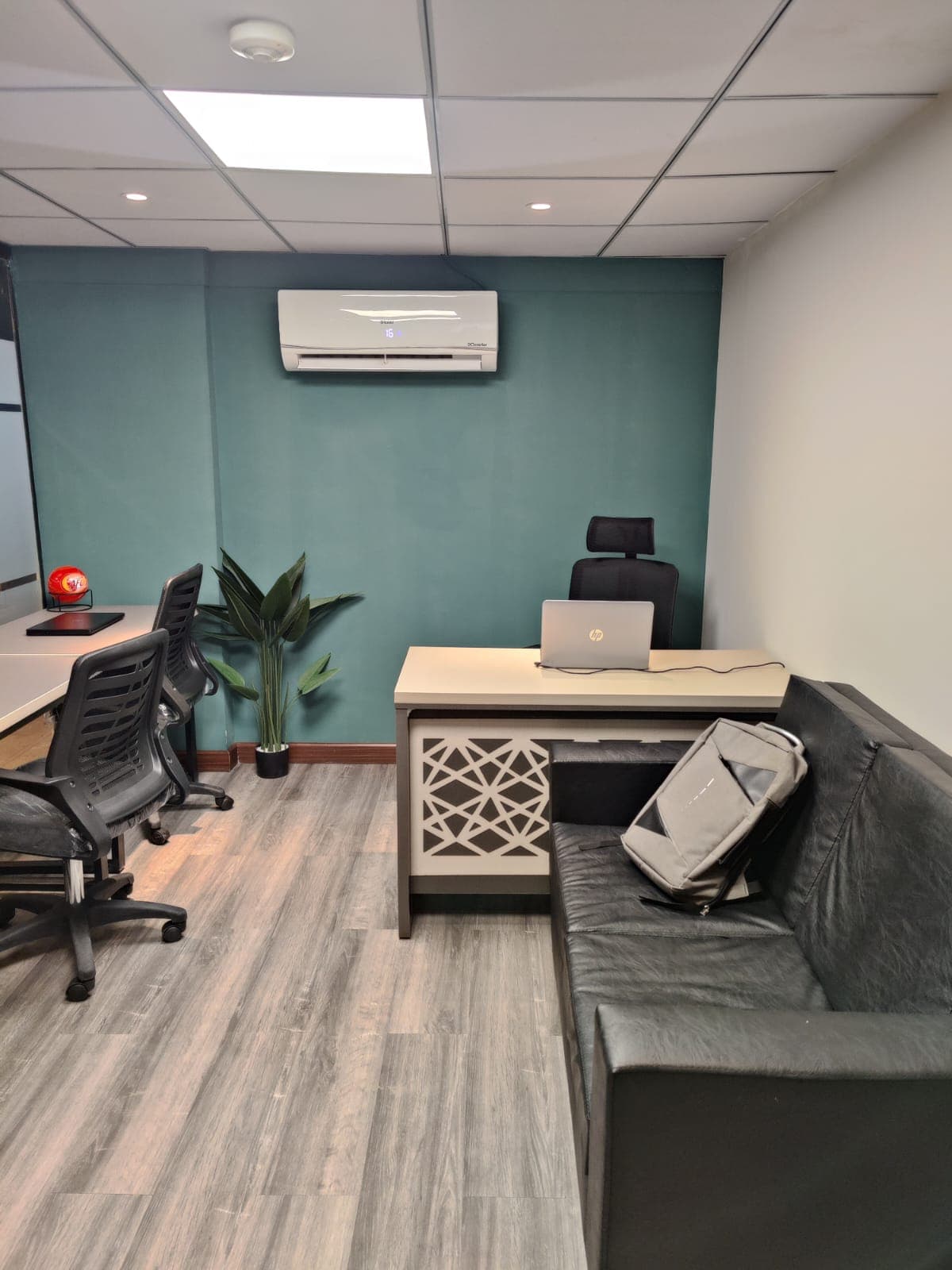 A fully furnished five-person workspace built for collaboration and comfort. A fully furnished five-person workspace built for collaboration and comfort.