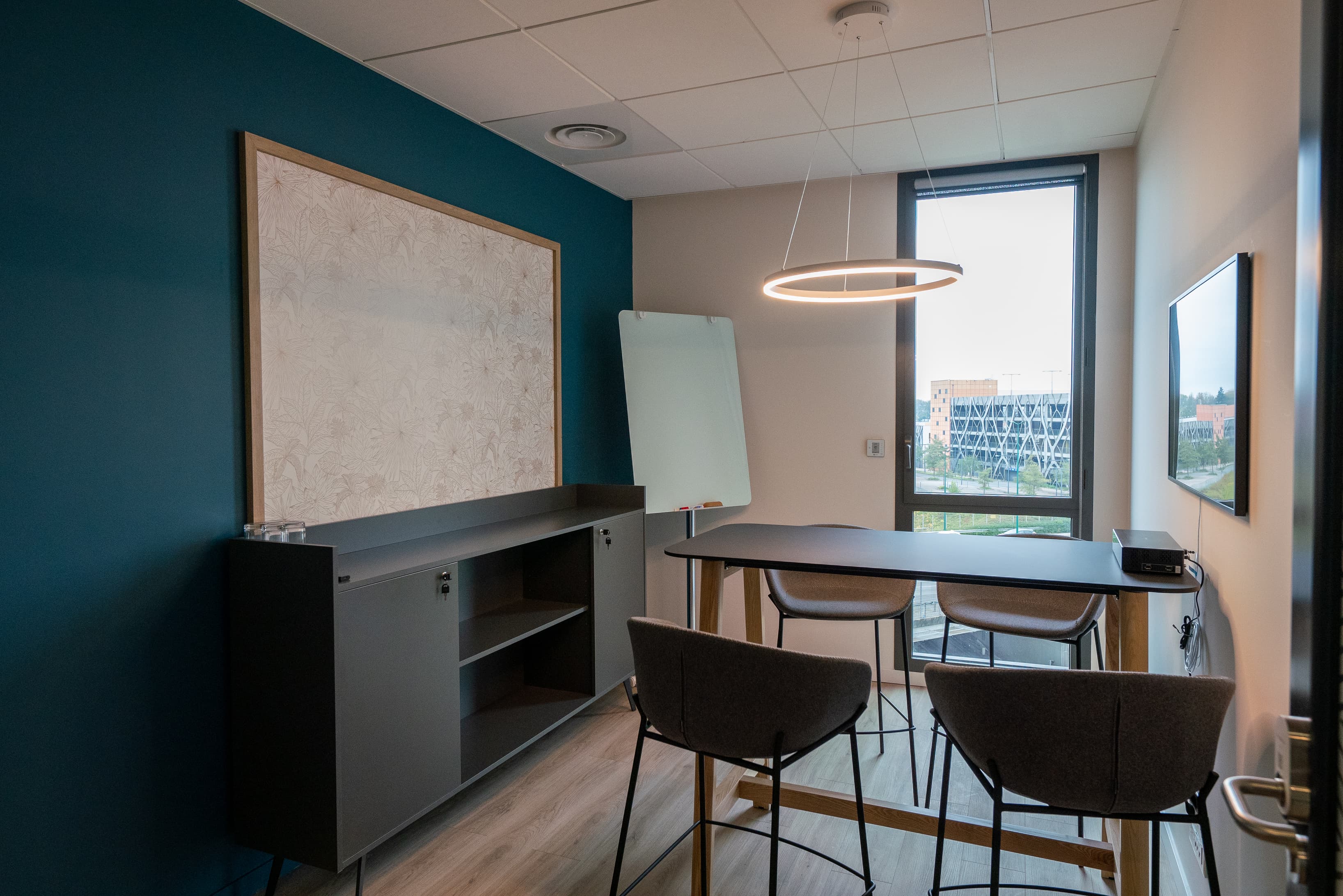 salle de réunion pour 4 personnes salle de réunion pour 4 personnes