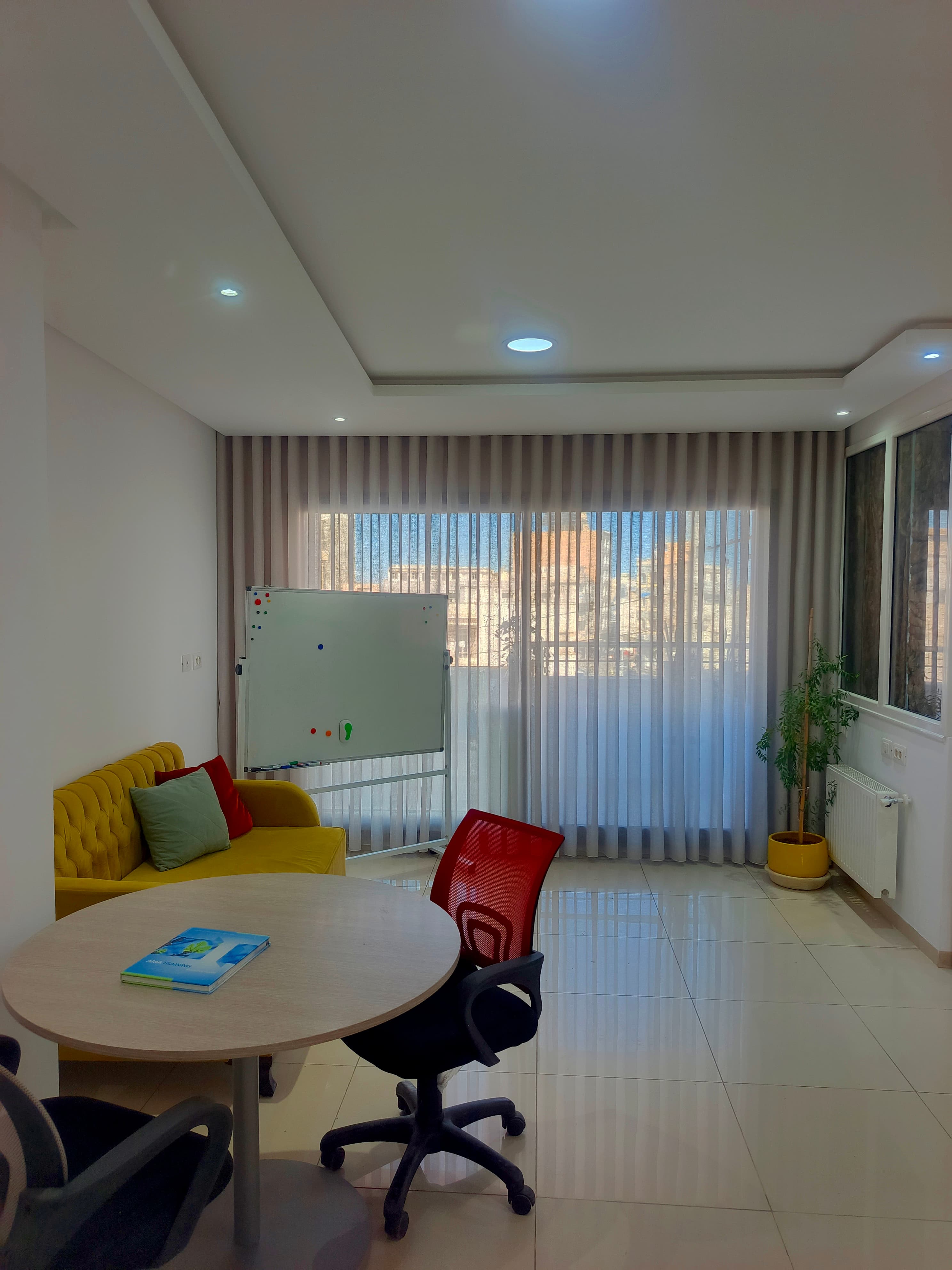 MEETING ROOM