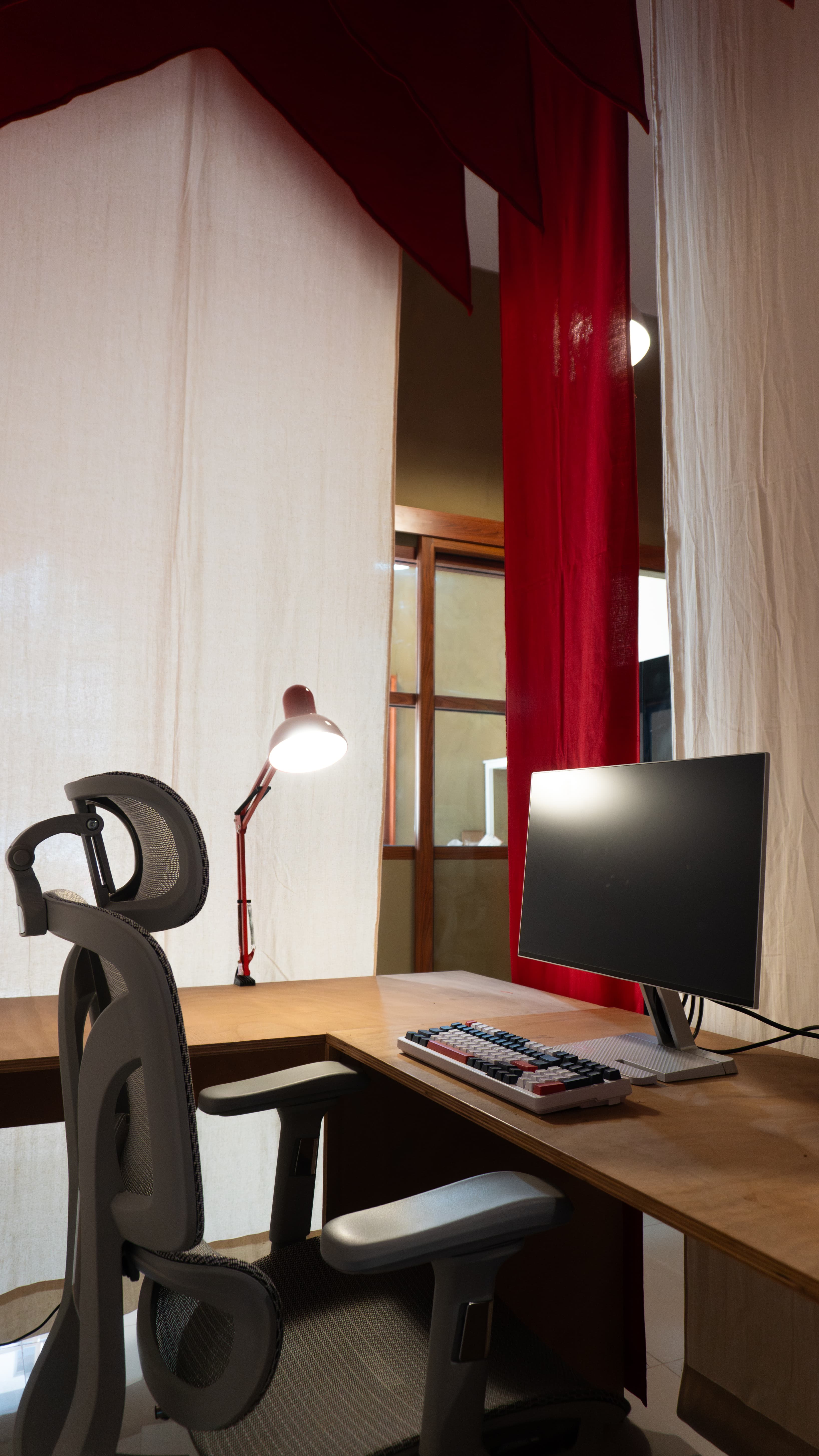 Hot desk