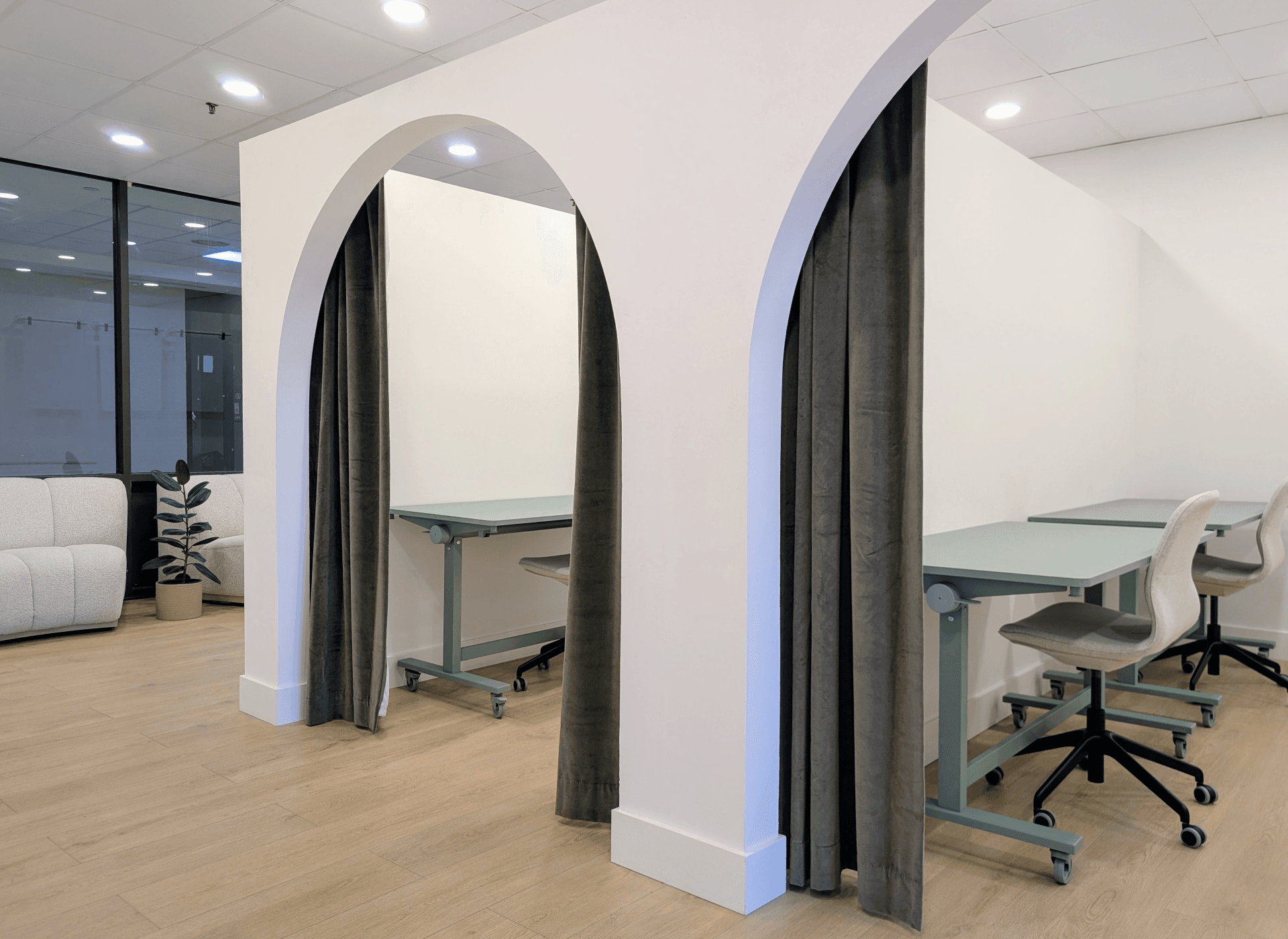Semi-private workspace