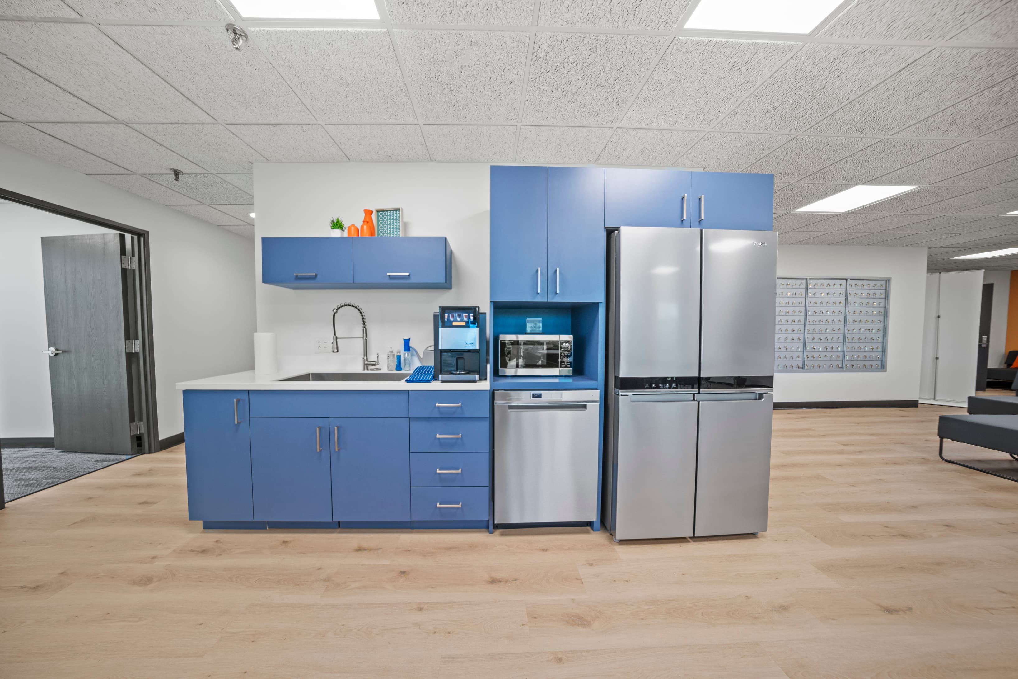 4th Floor Kitchenette