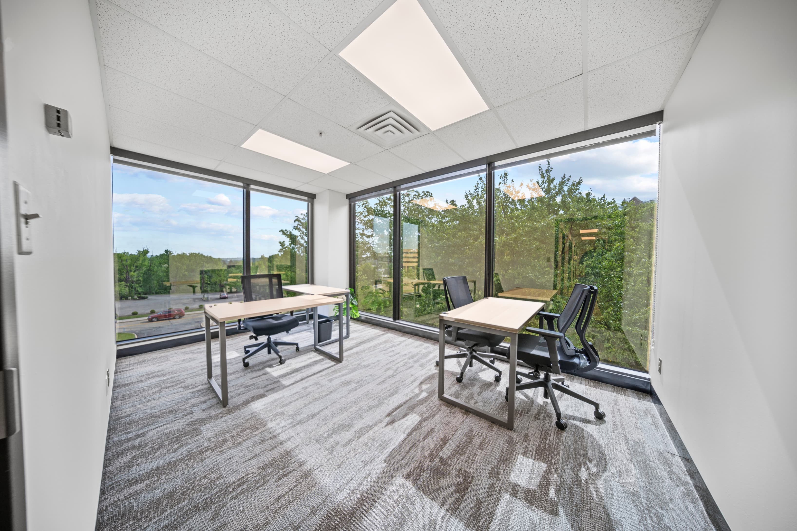 4-person or Executive Suite