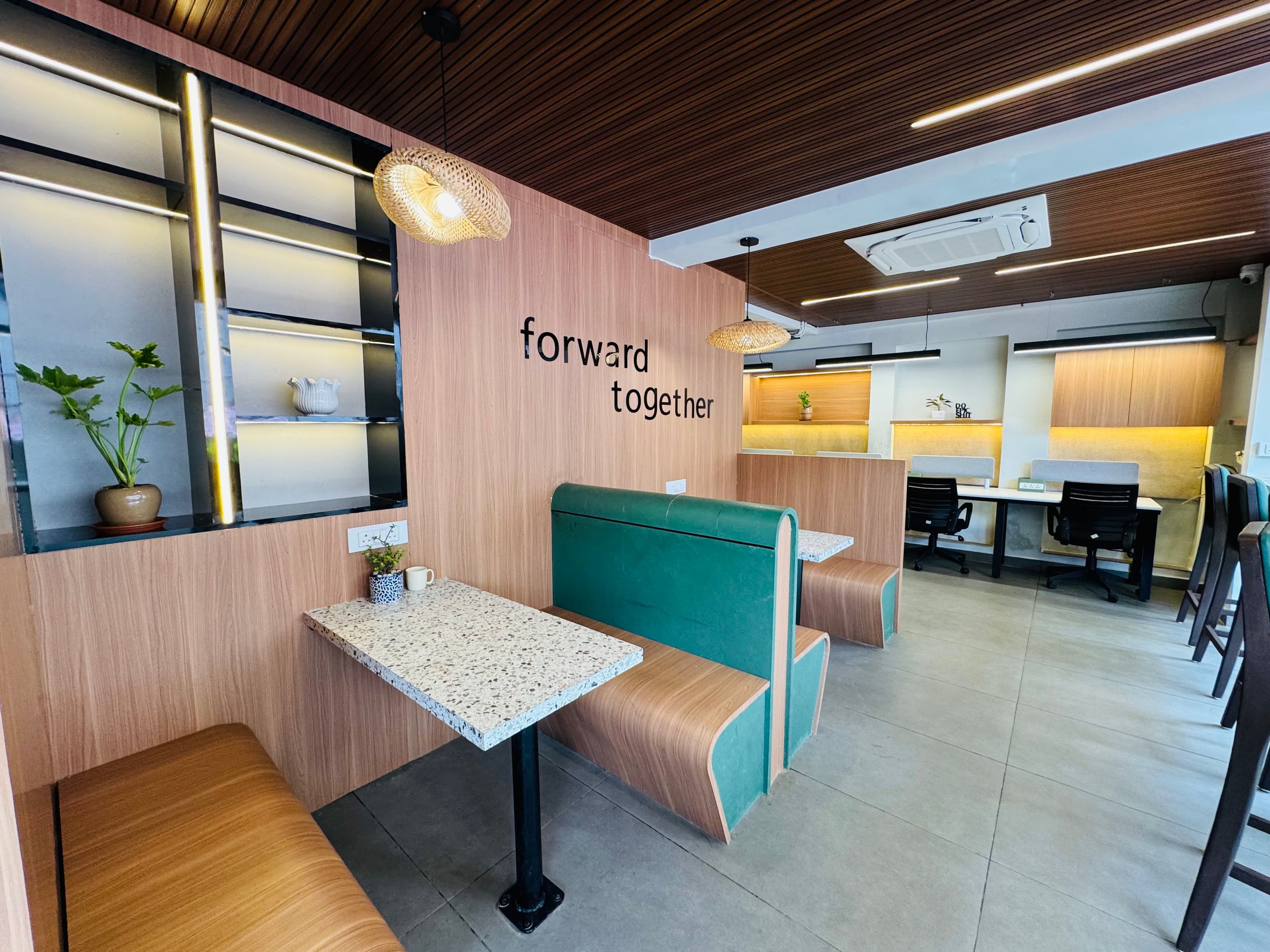 Free-to-use Meeting Booths Free-to-use Meeting Booths