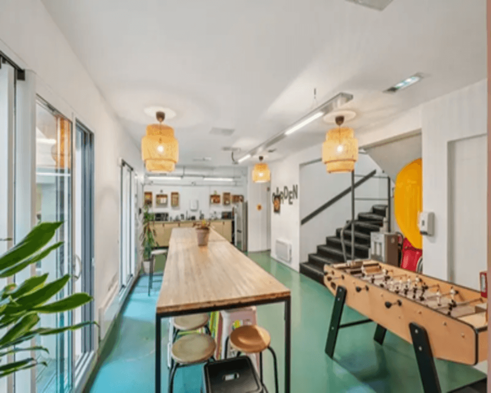 Salle de déjeuner et cuisine Salle de déjeuner et cuisine