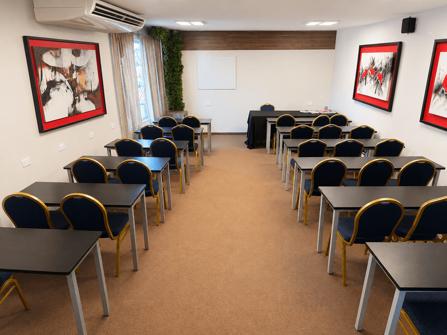 Sala Corporativa (30 personas)