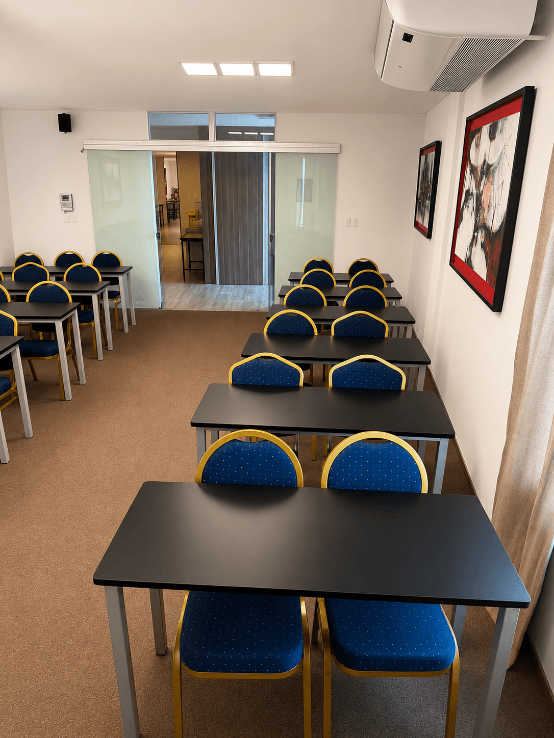 Sala Corporativa (30 personas)