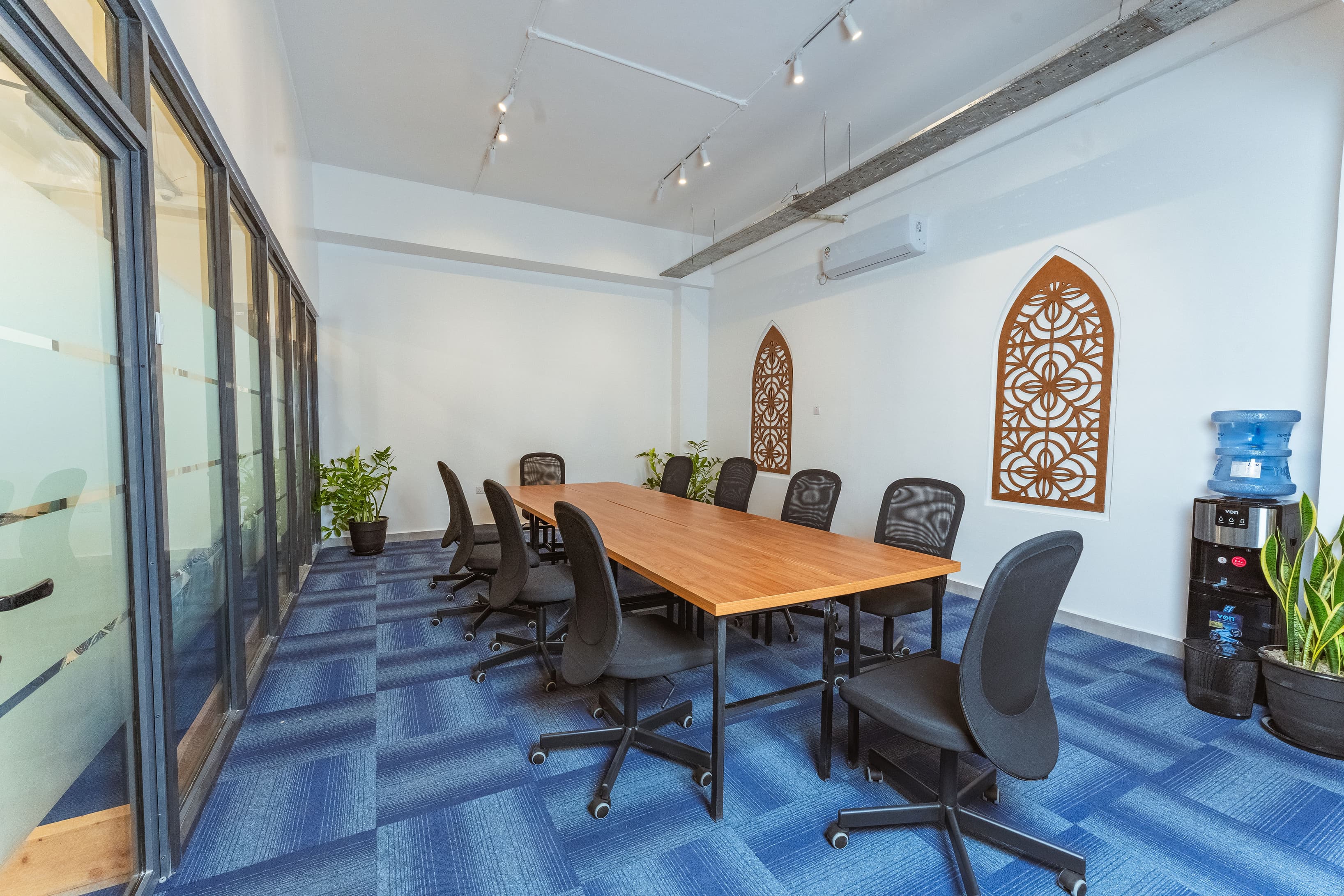 WSHM Boardroom Bandari