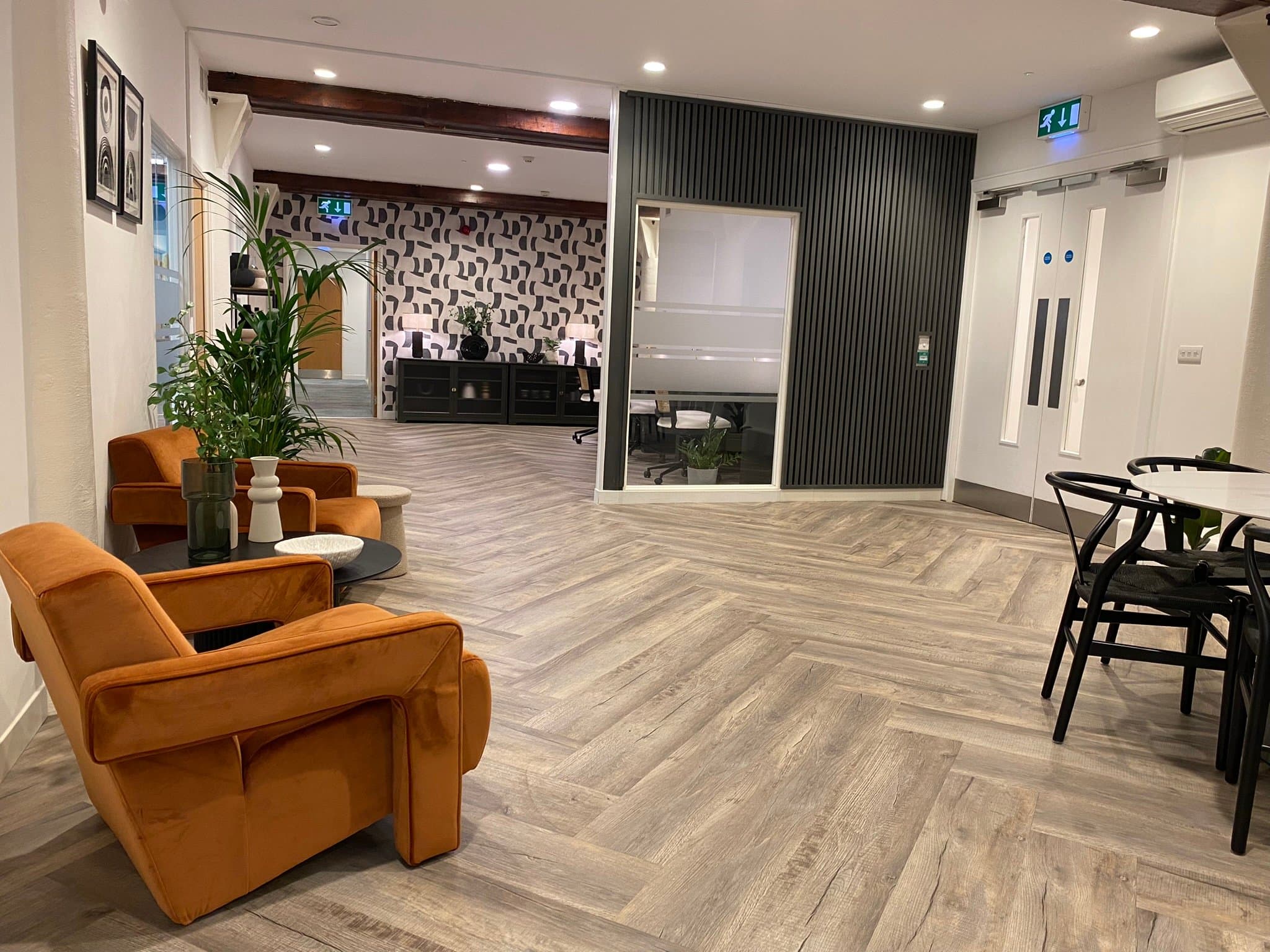 228-228-776534.jpg 228-228-776534.jpg