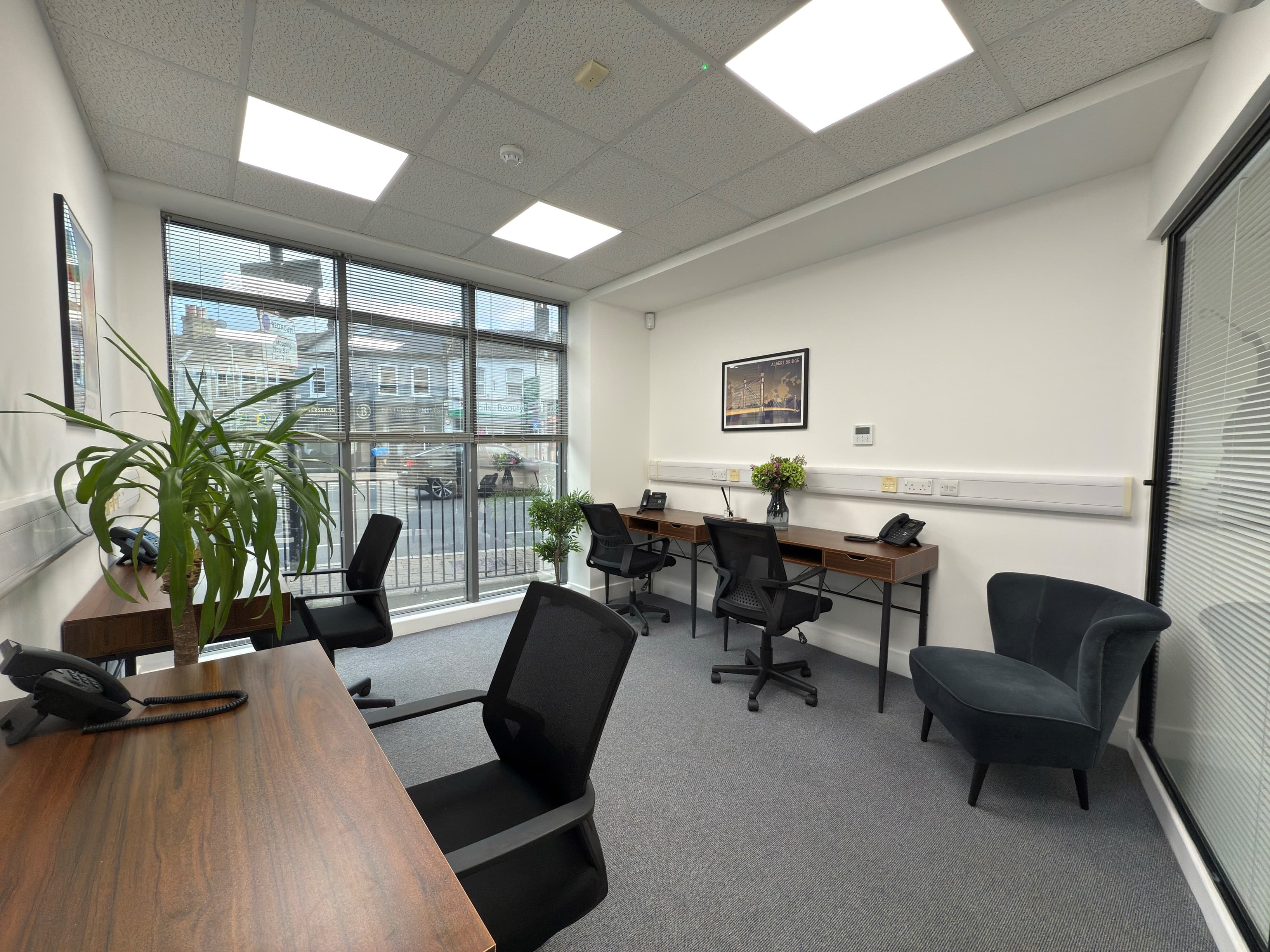 4 desk office 
