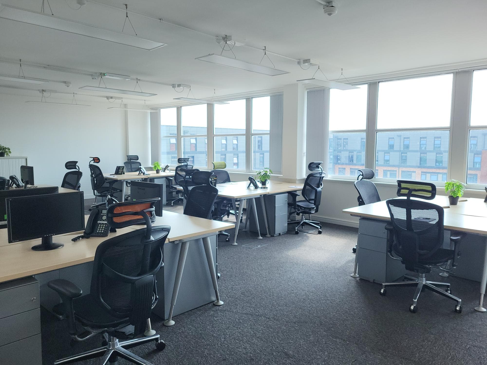 15-Desk Office
