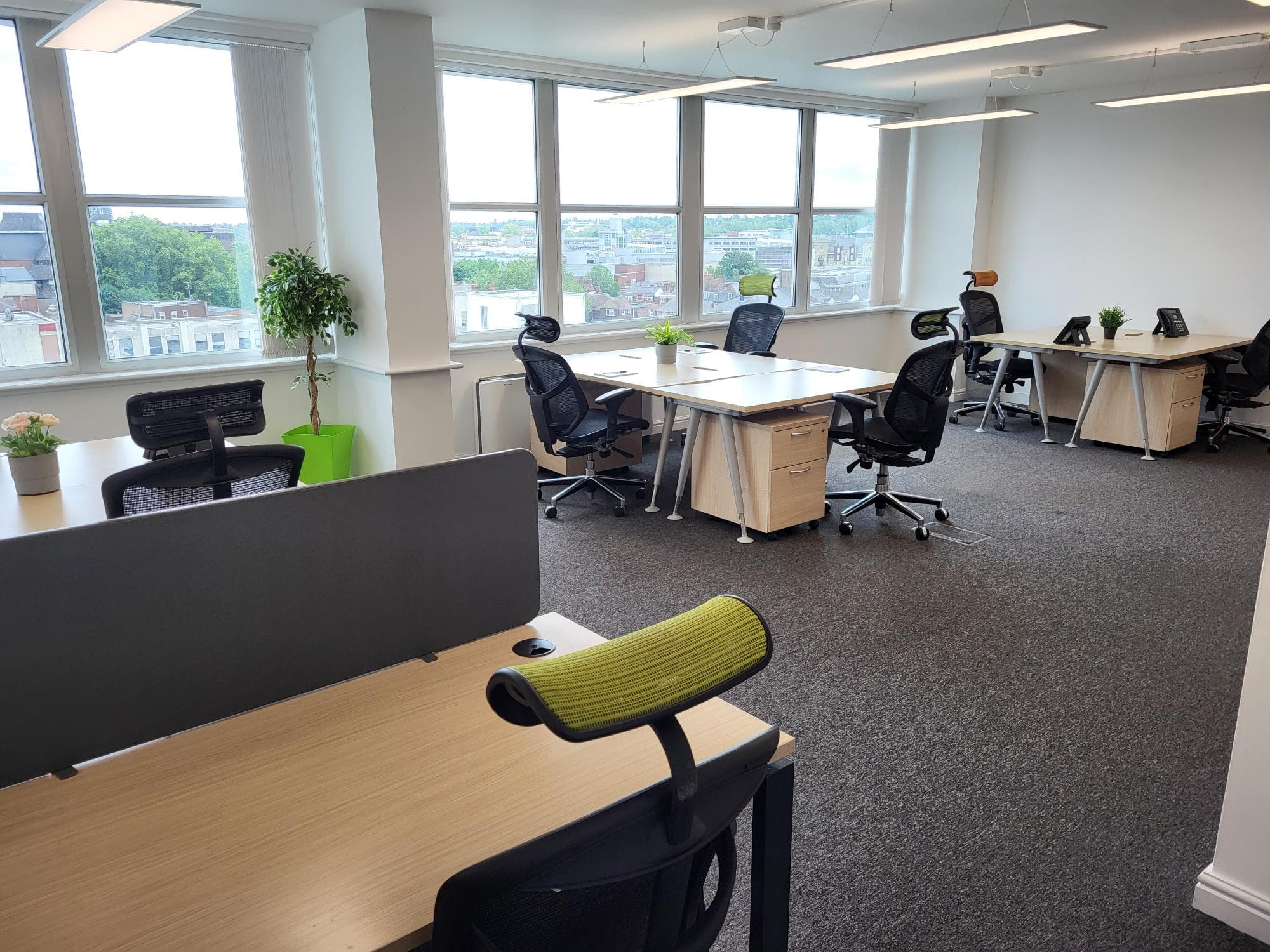 10-Desk Office