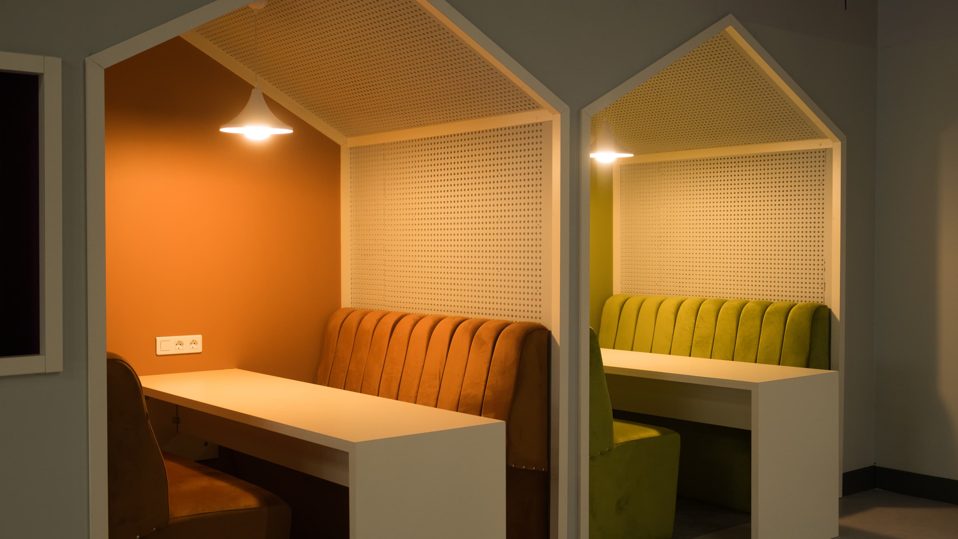 Coworking spaces Coworking spaces