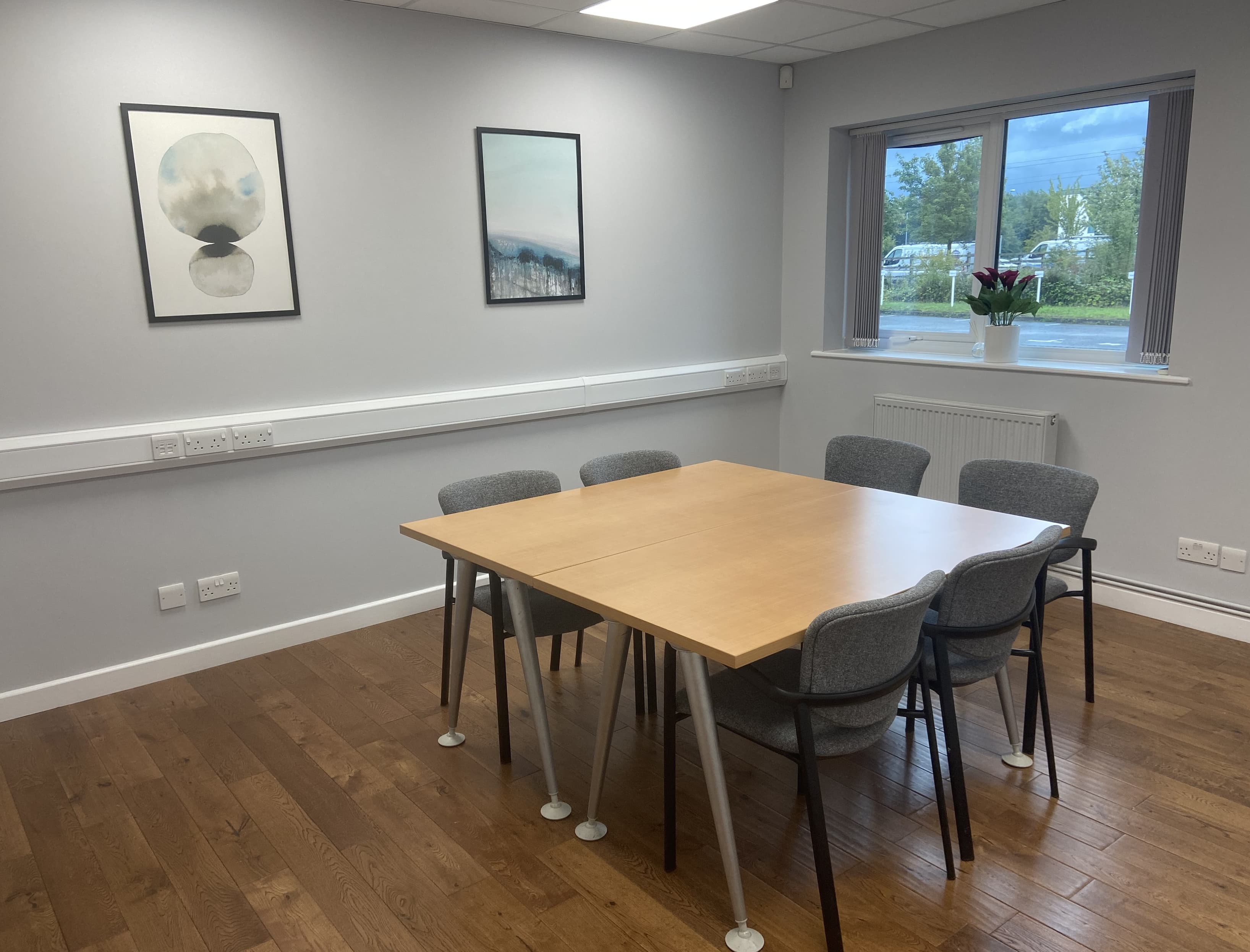 Free onsite Meeting Room