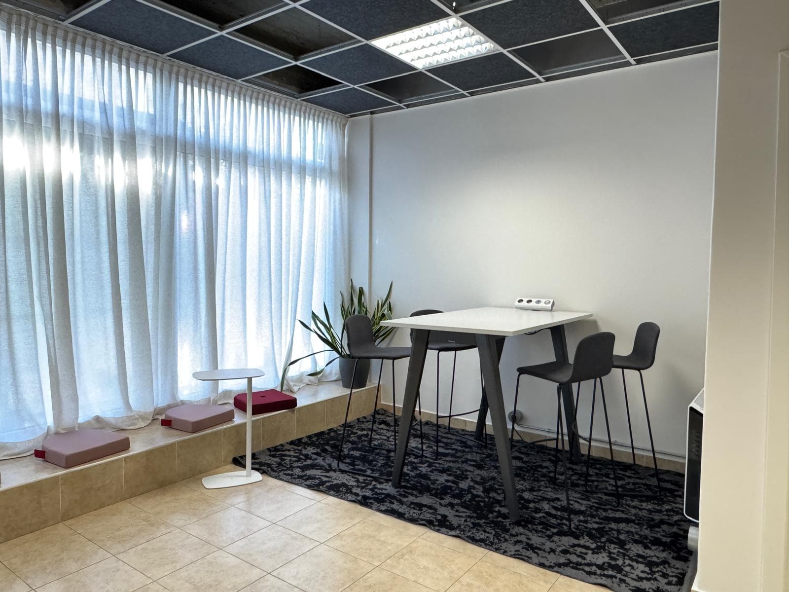 High meeting table