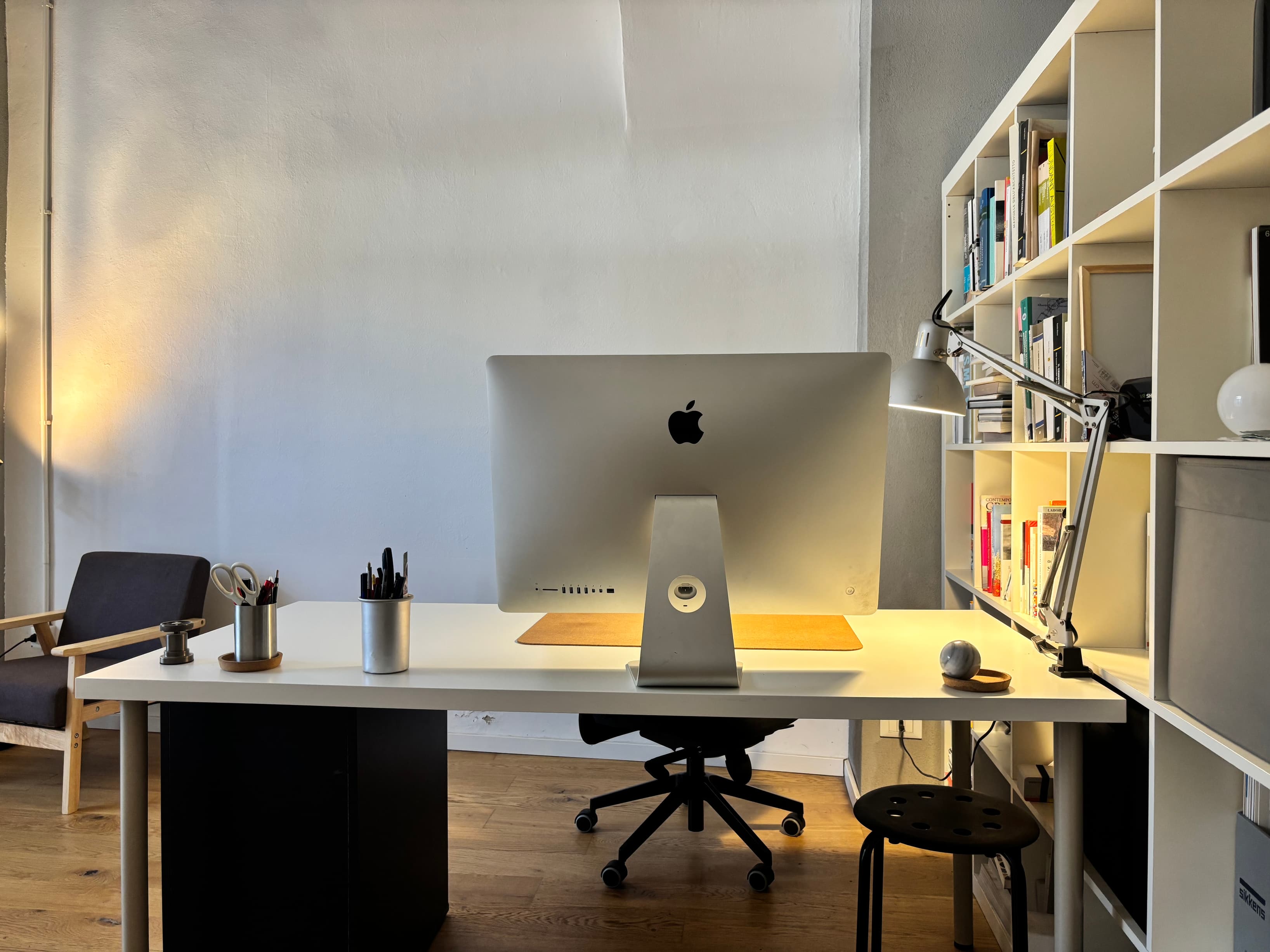 DESK 2 DESK 2