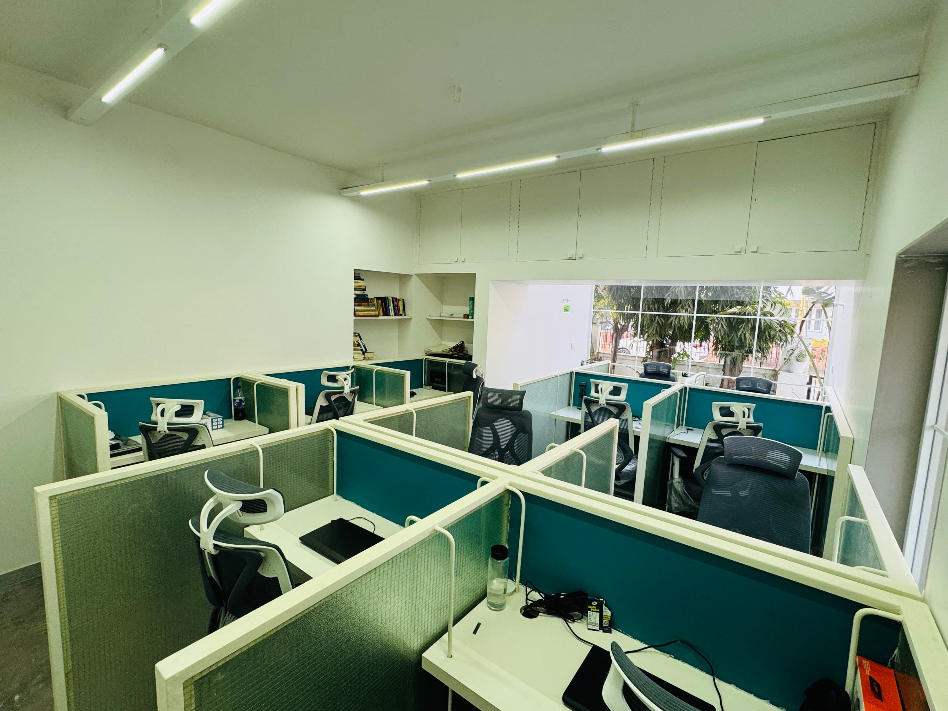 Shared office cabin (our largest), perfect for agile teams to grind those hours!