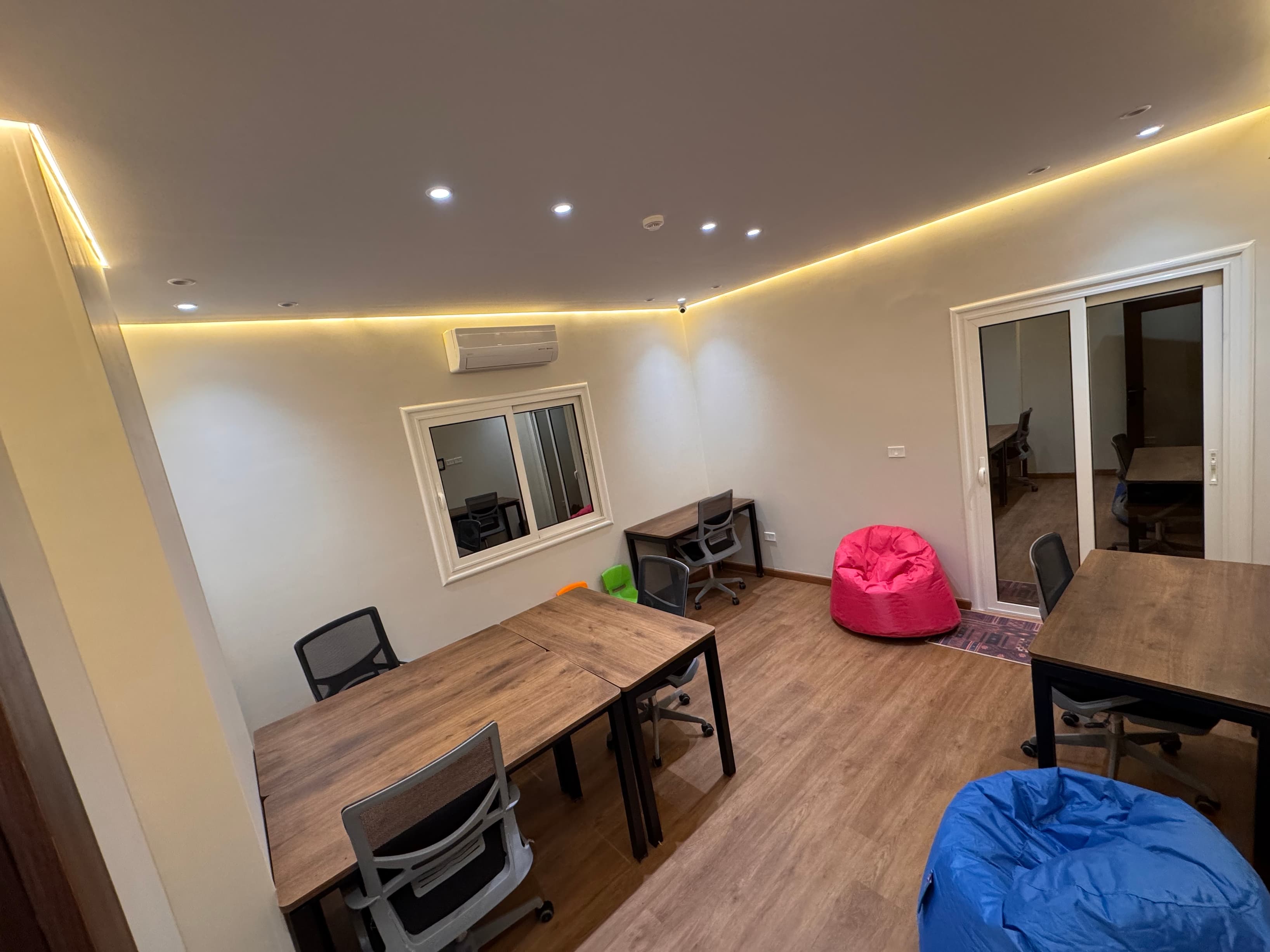 Private Desks Private Desks