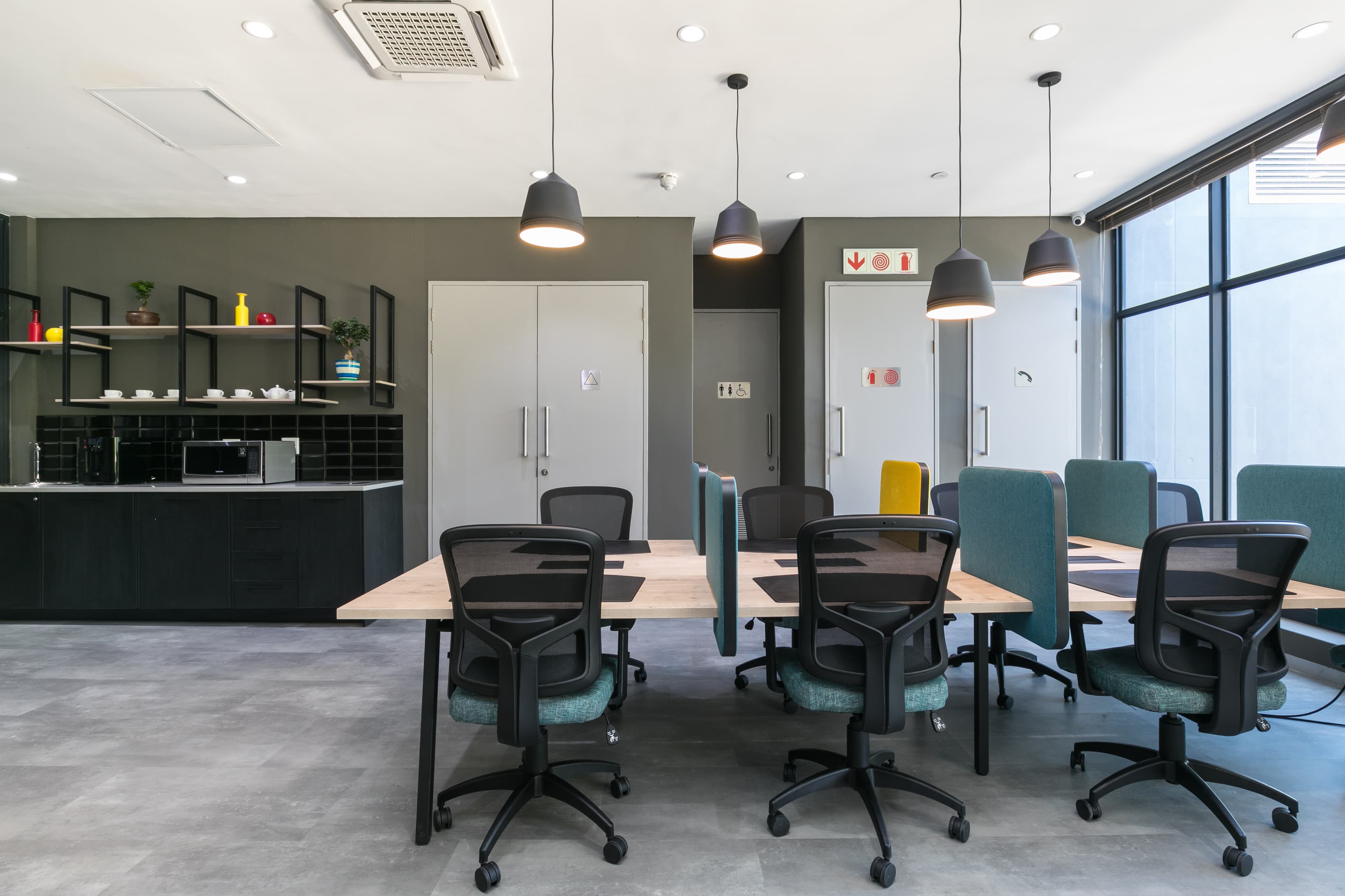 Co-Working Spaces Co-Working Spaces
