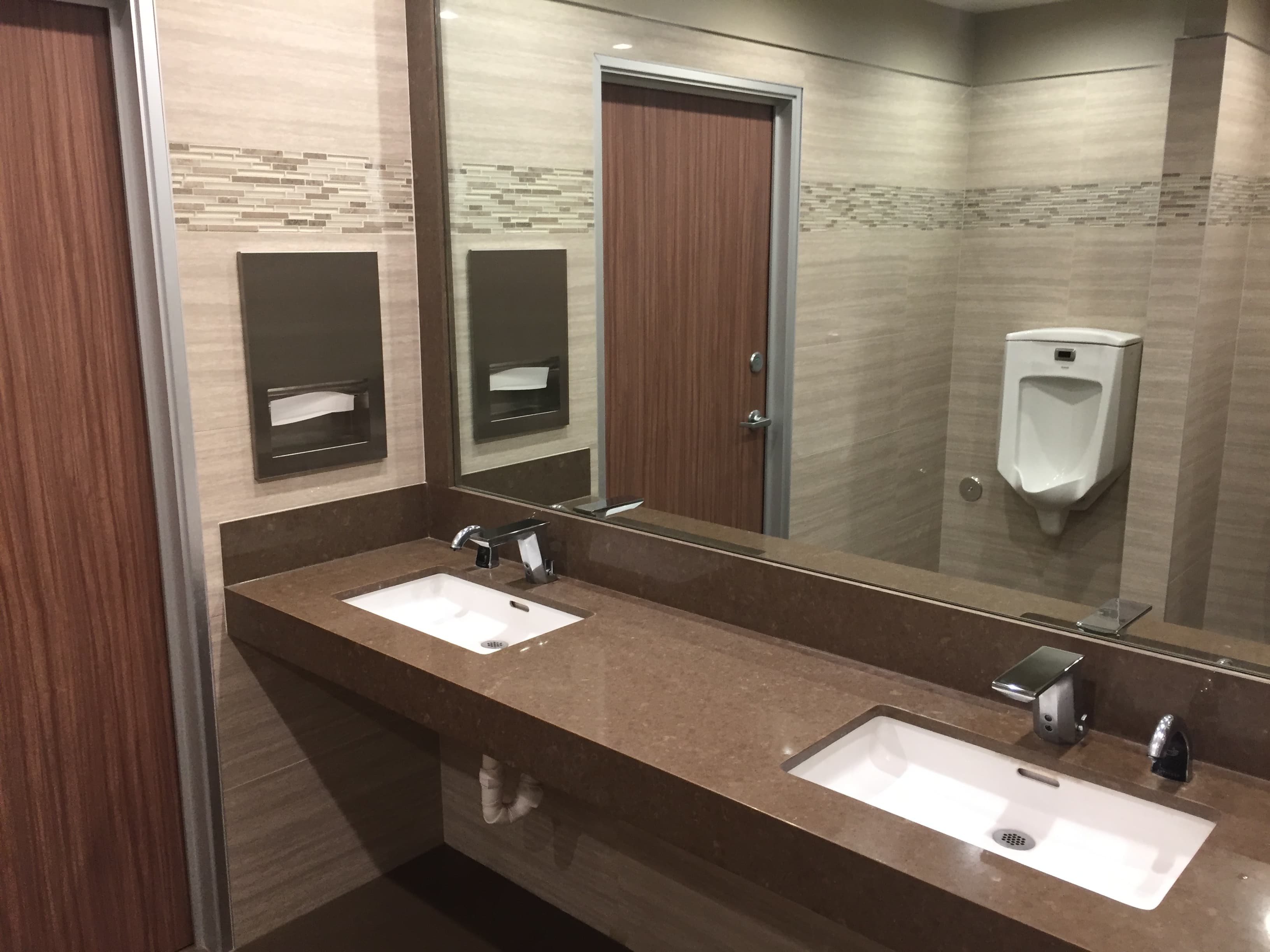 Toilets/ Bathroom Toilets/ Bathroom