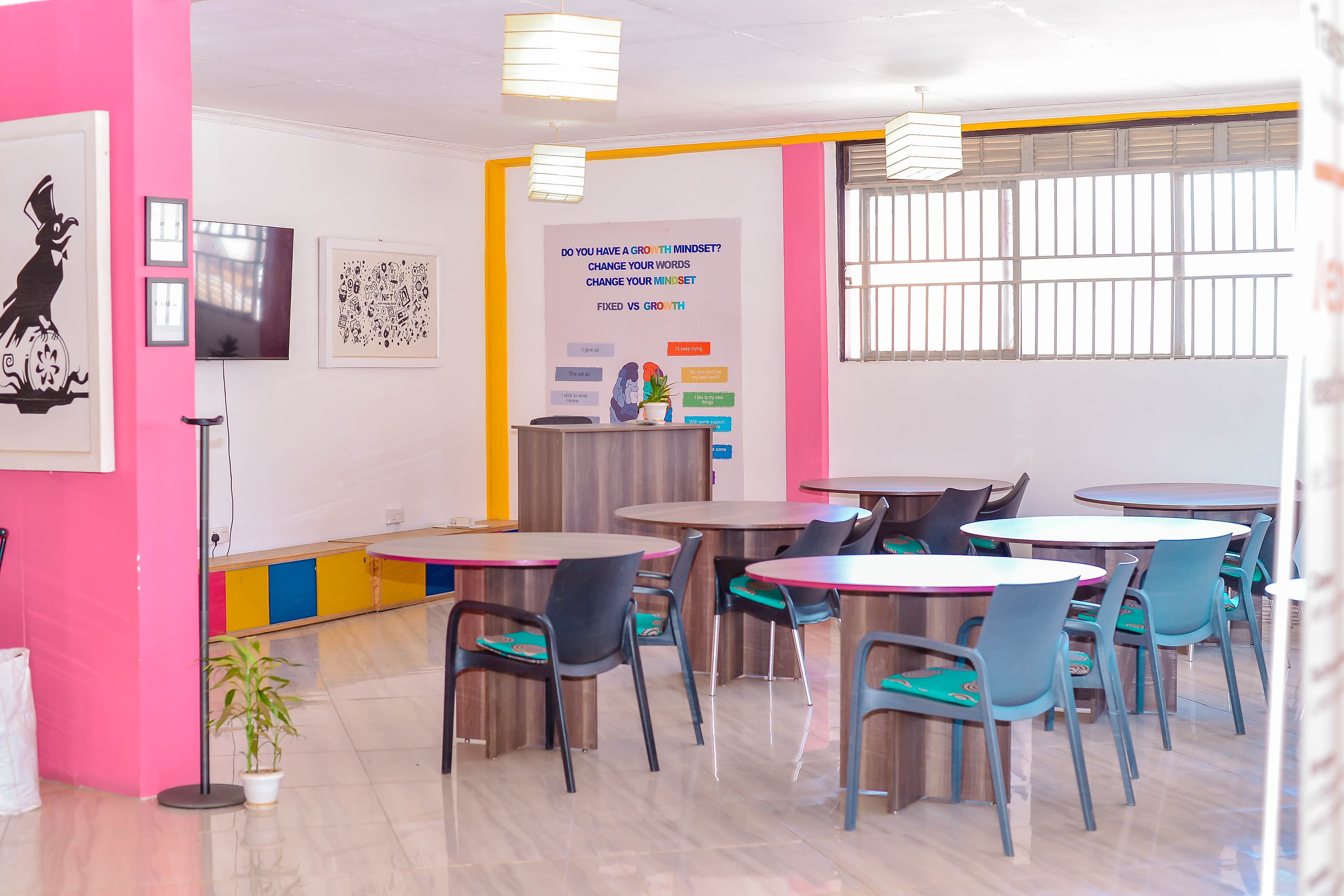 Space for presentation, team work building, trainings with white board and a screen. Space for presentation, team work building, trainings with white board and a screen.
